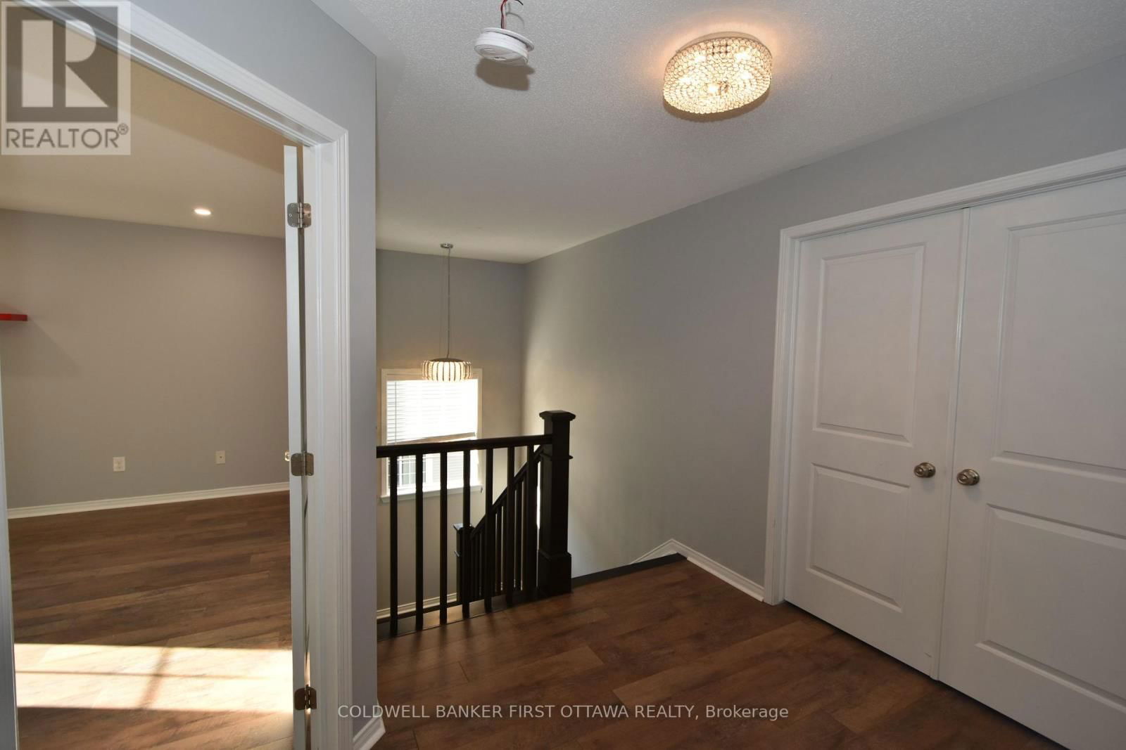 413 BLACKLEAF DRIVE Image 16