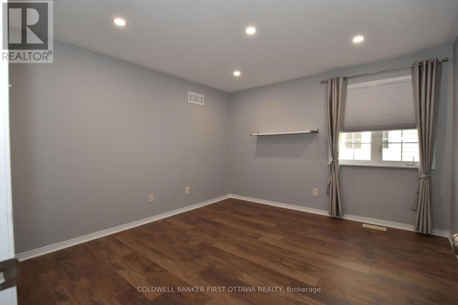 413 BLACKLEAF DRIVE Image 25