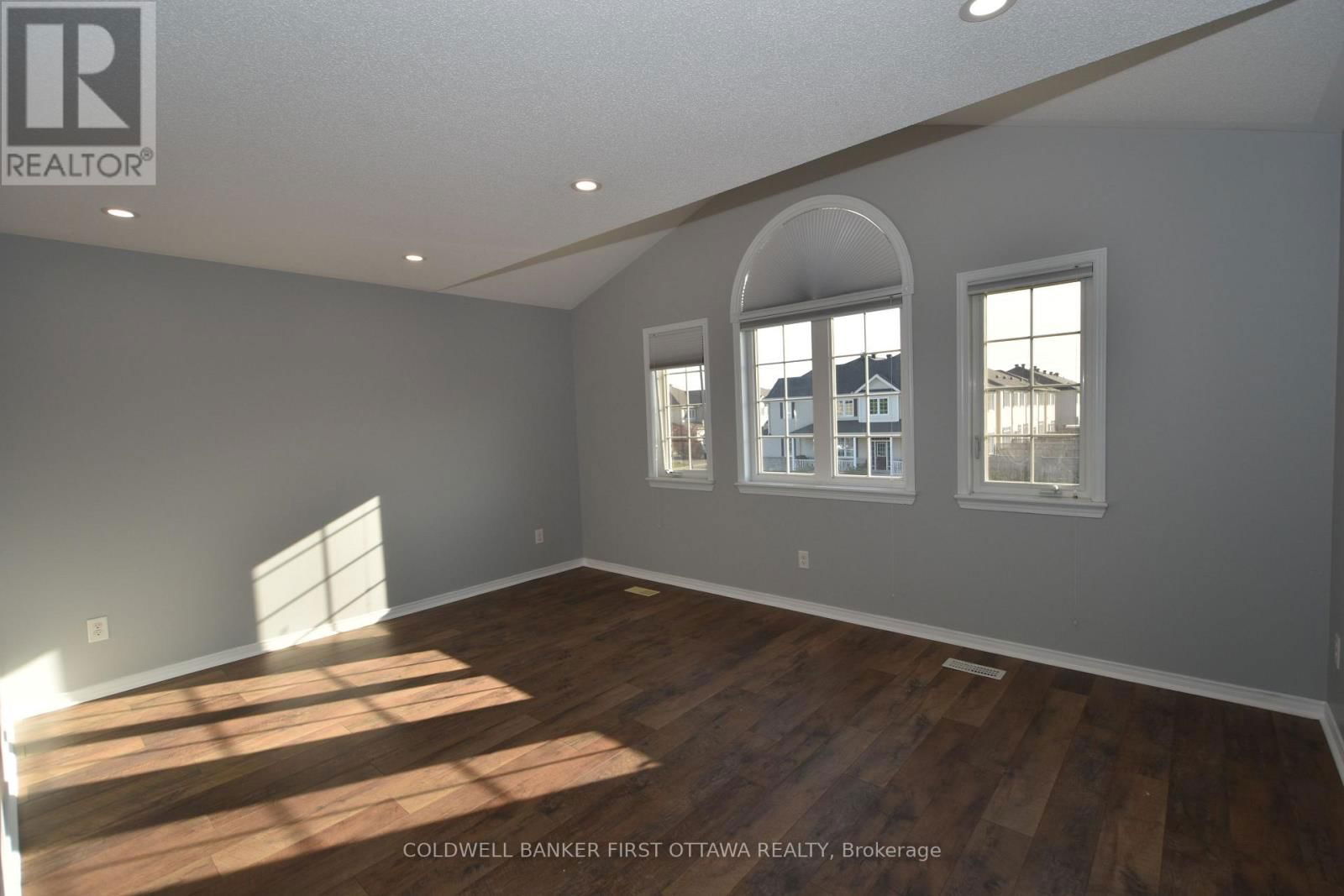 413 BLACKLEAF DRIVE Image 27