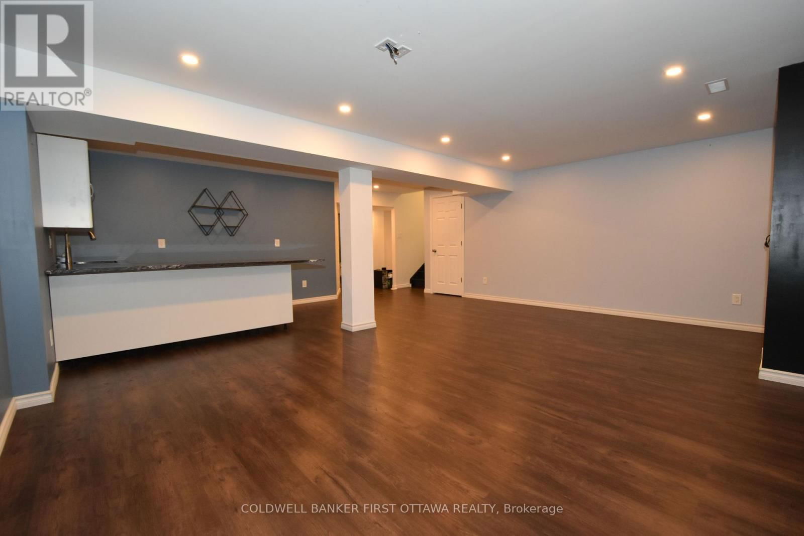 413 BLACKLEAF DRIVE Image 33
