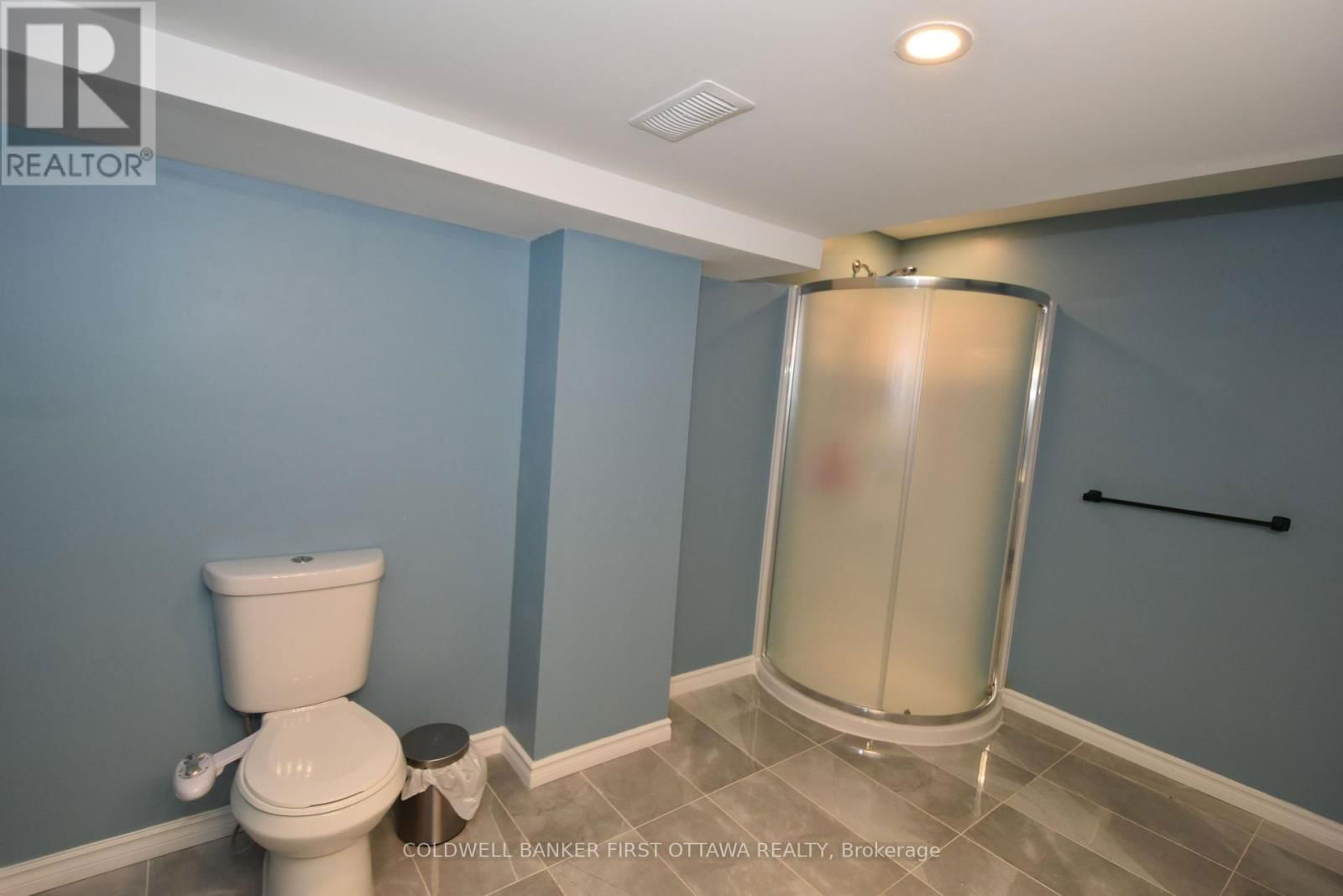 413 BLACKLEAF DRIVE Image 35