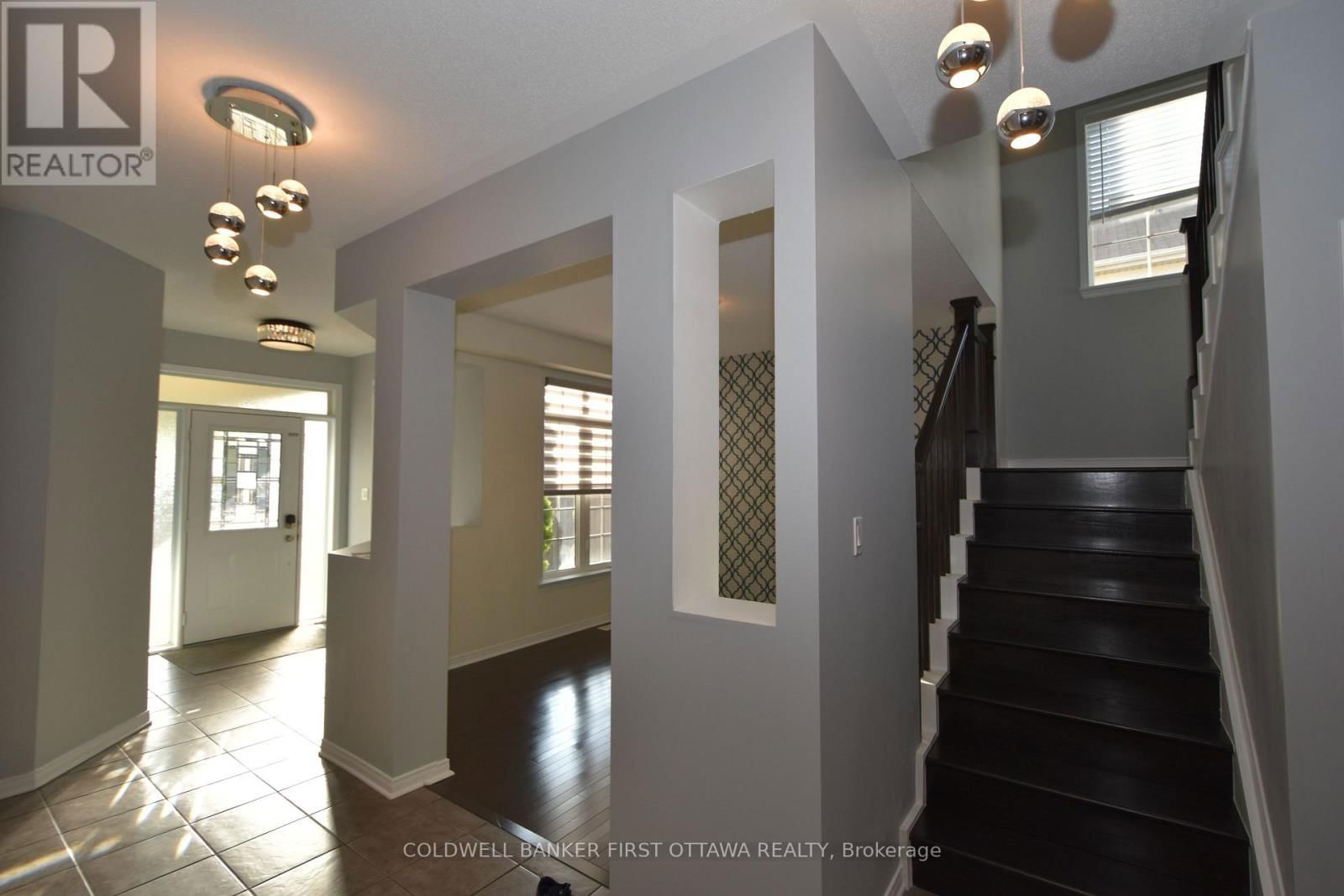413 BLACKLEAF DRIVE Image 4