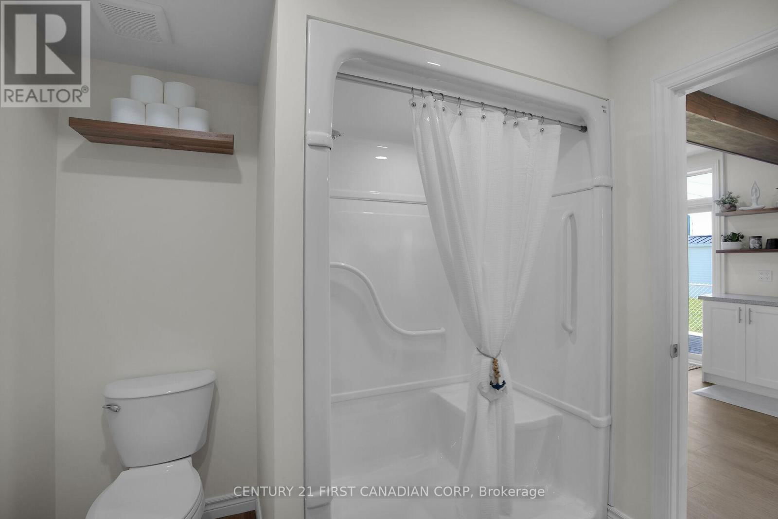 134 MAUD STREET Image 11