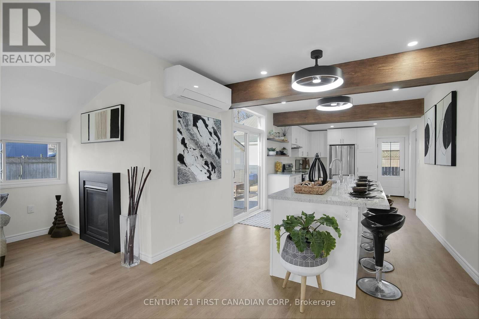 134 MAUD STREET Image 16