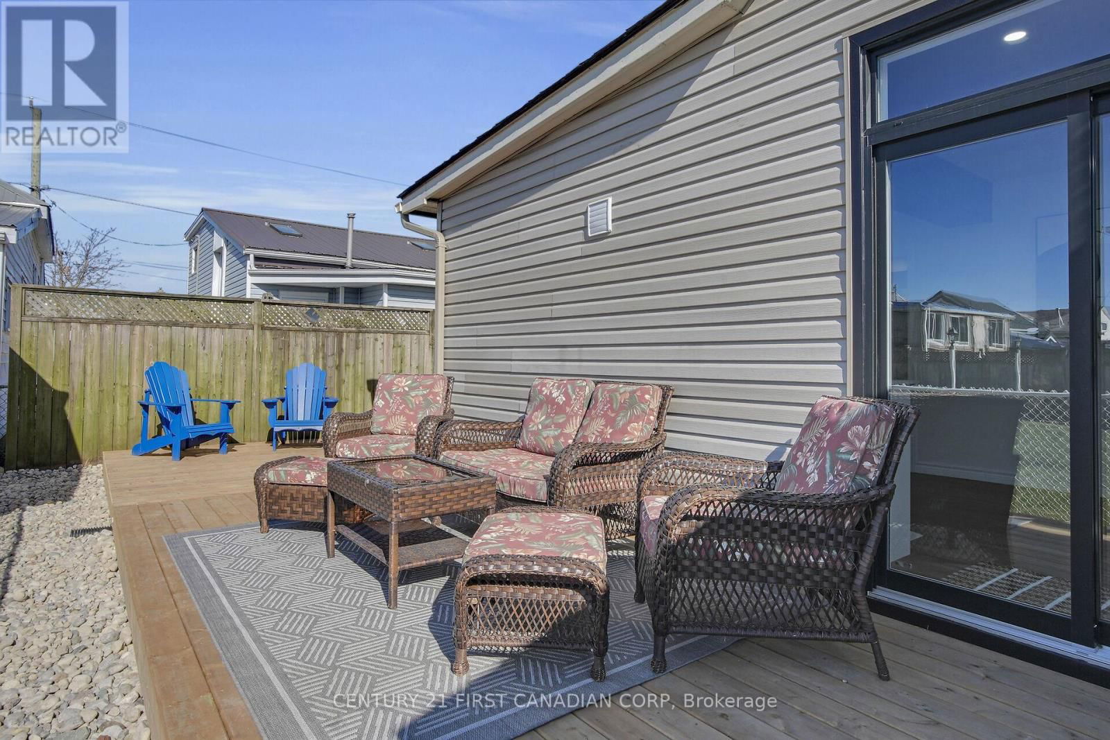 134 MAUD STREET Image 17