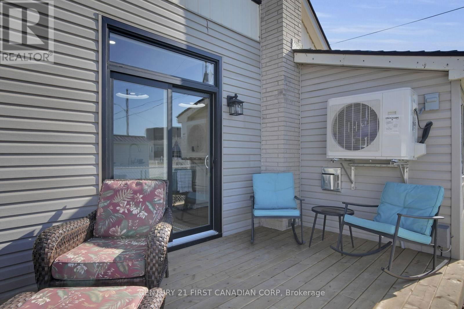 134 MAUD STREET Image 18
