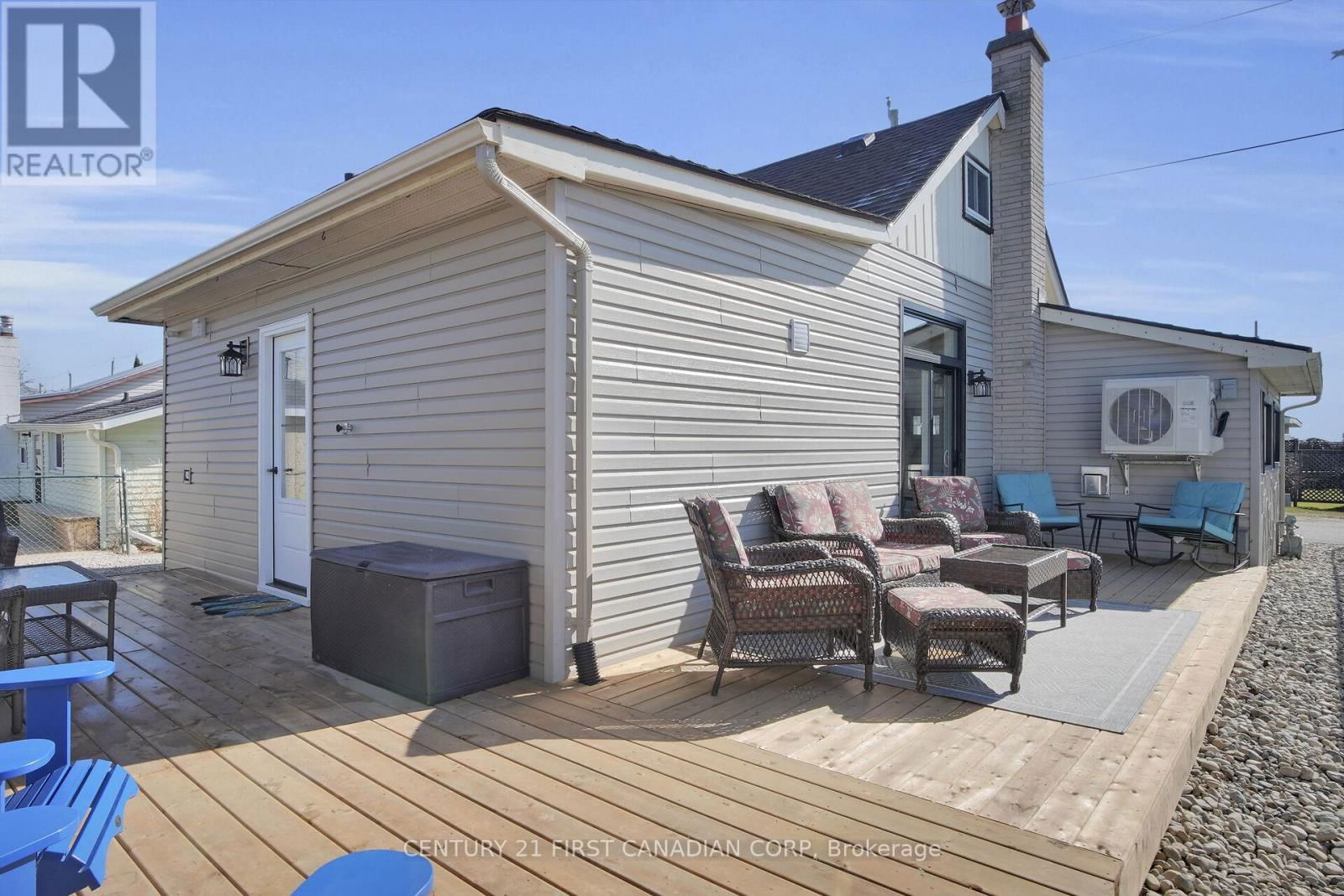 134 MAUD STREET Image 19