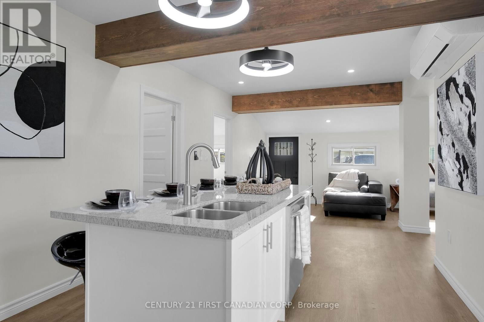 134 MAUD STREET Image 7