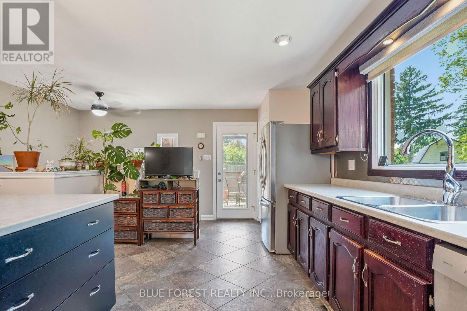 10 GUSTIN AVENUE Image 18