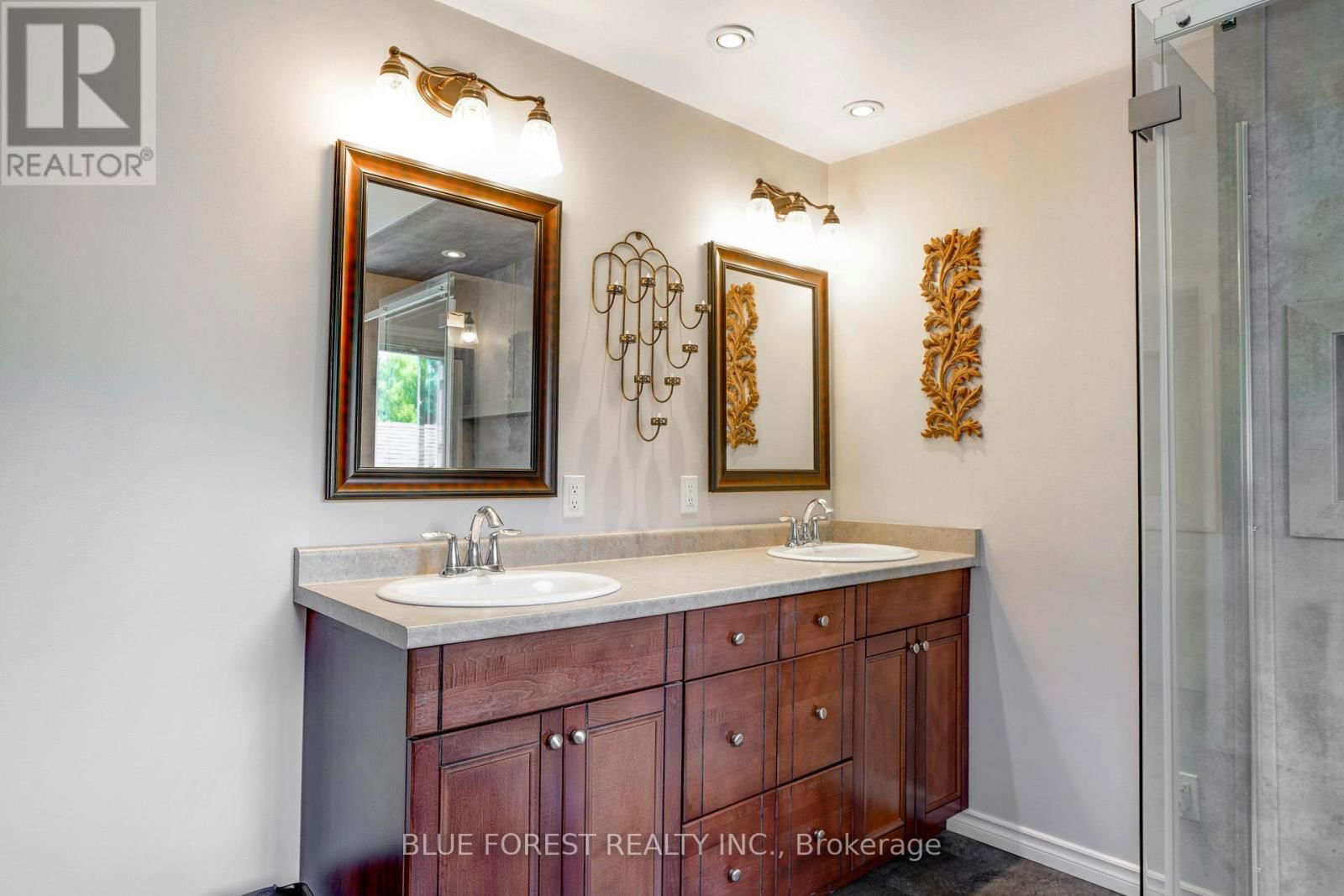 10 GUSTIN AVENUE Image 23