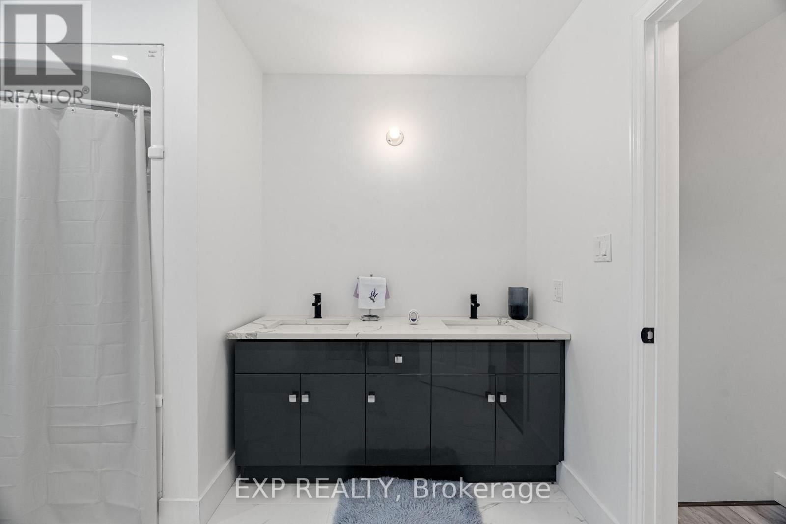 250 WILLIAM E STREET Image 22
