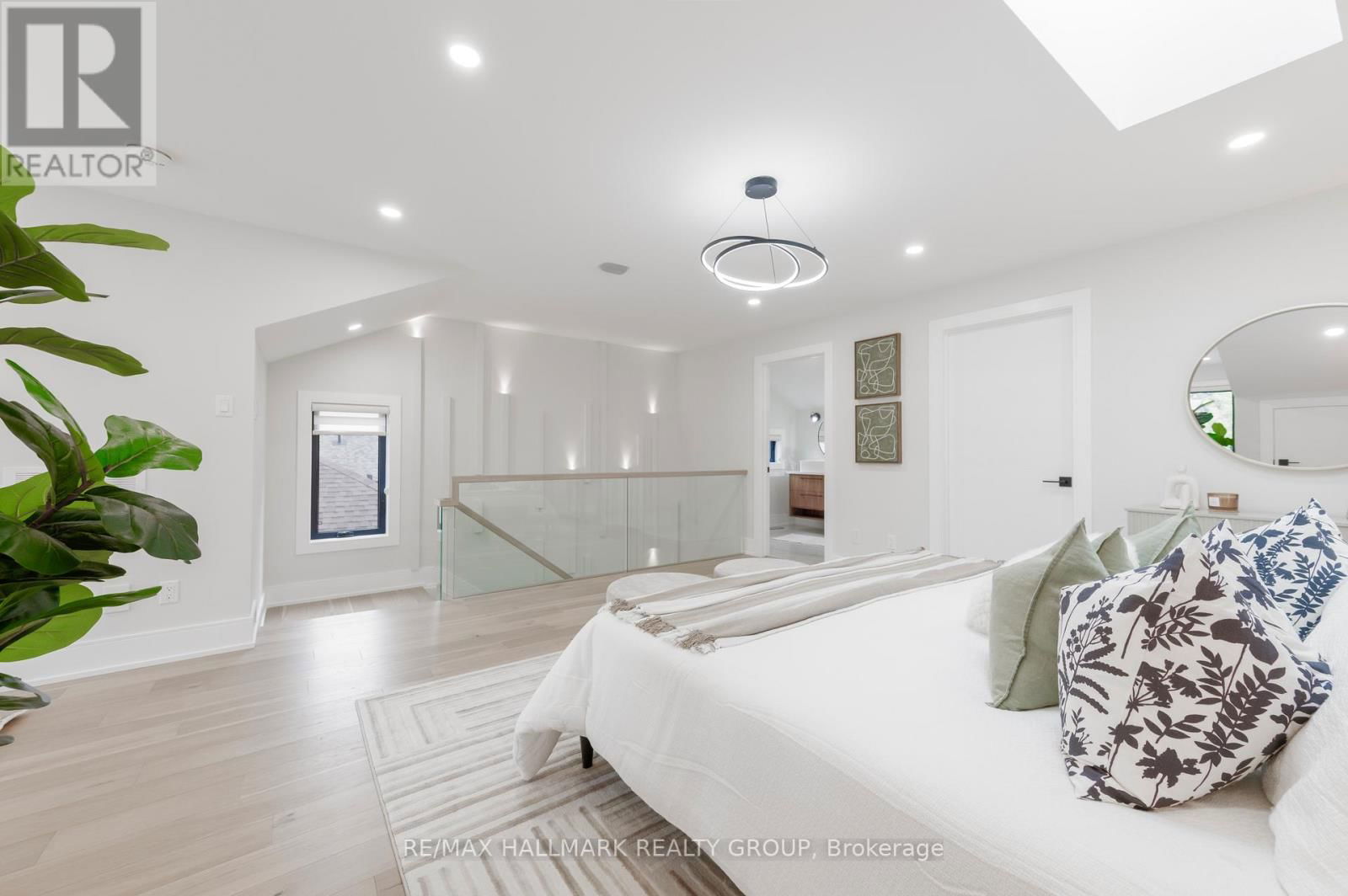 185A 185B CARLETON AVENUE Image 32