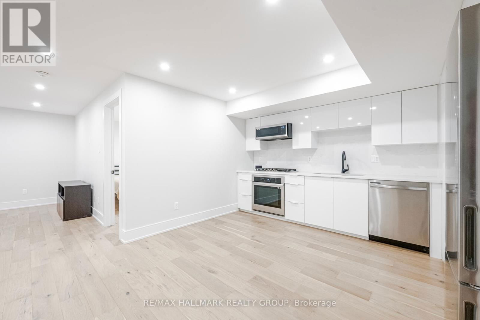 185A 185B CARLETON AVENUE Image 43