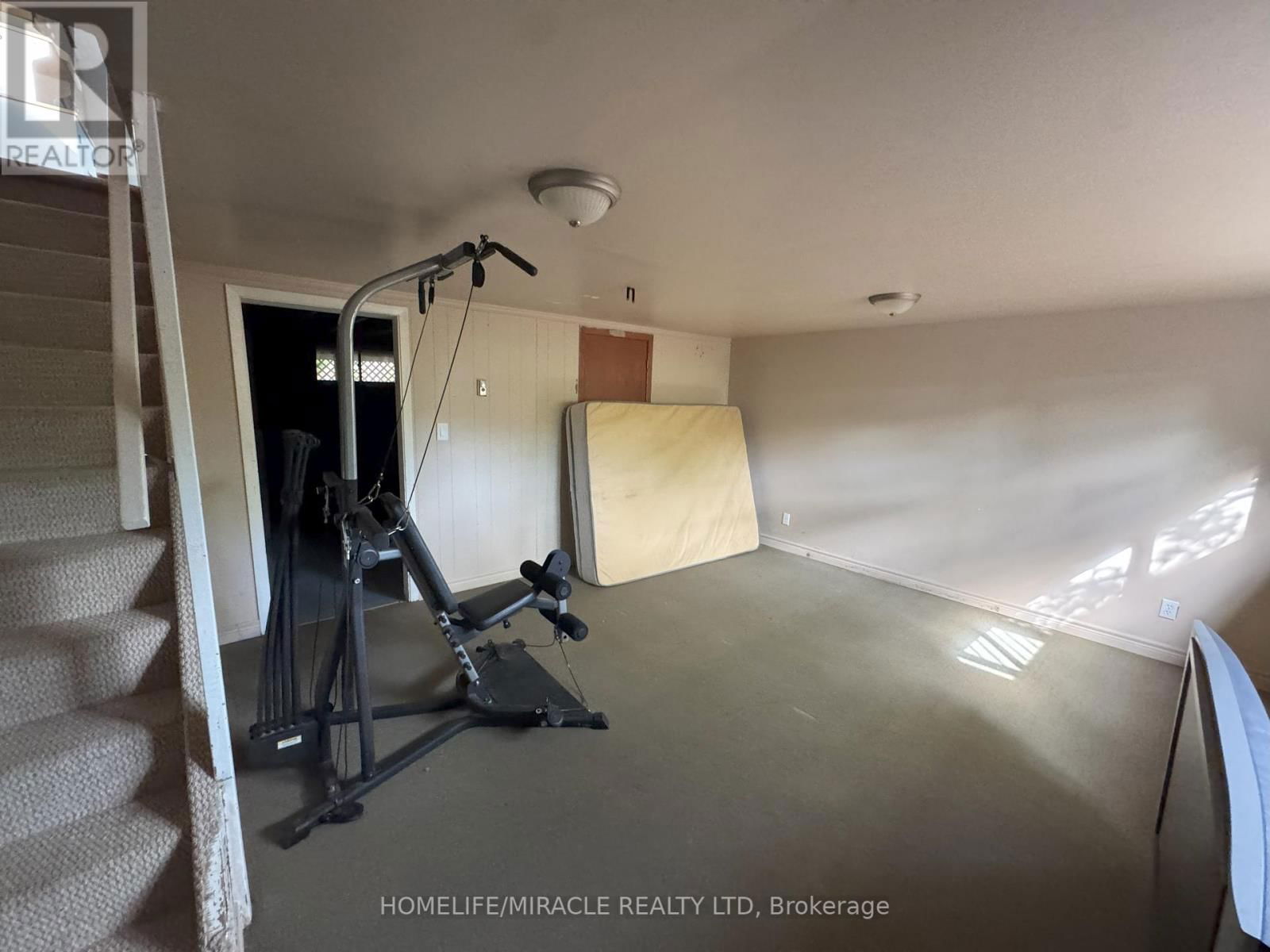 278 BARBER AVENUE Image 17