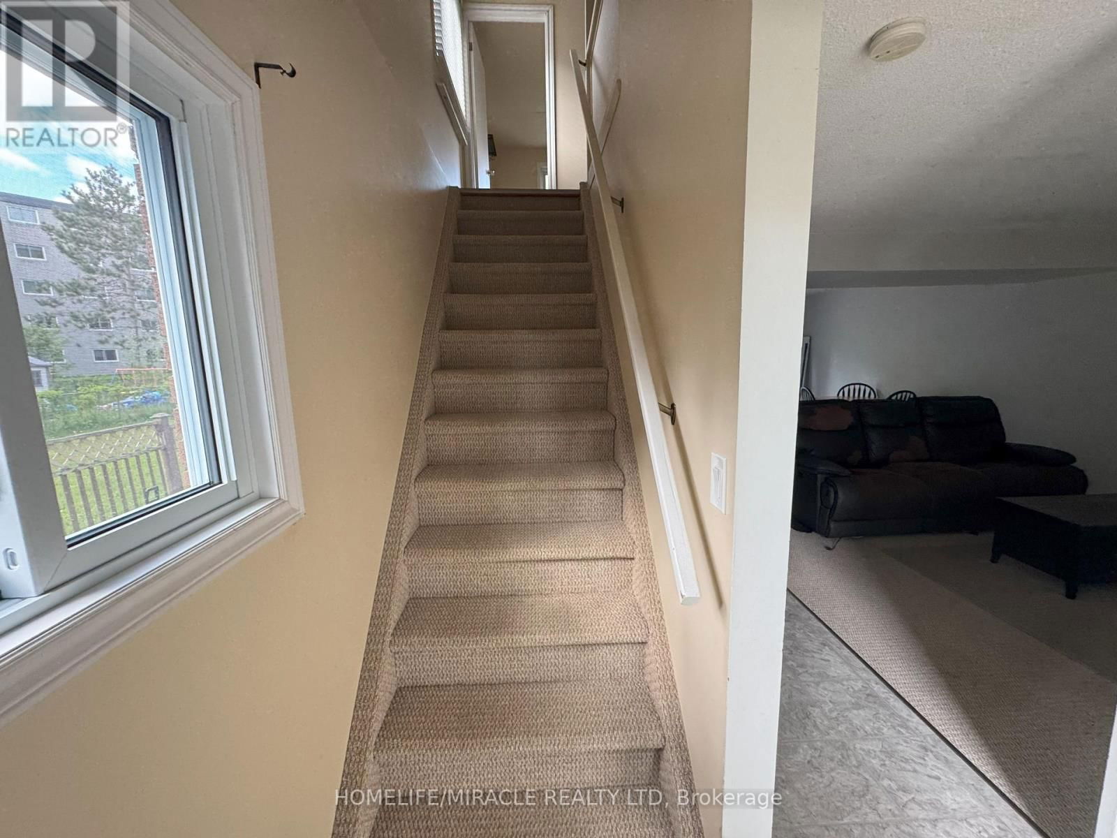 278 BARBER AVENUE Image 7