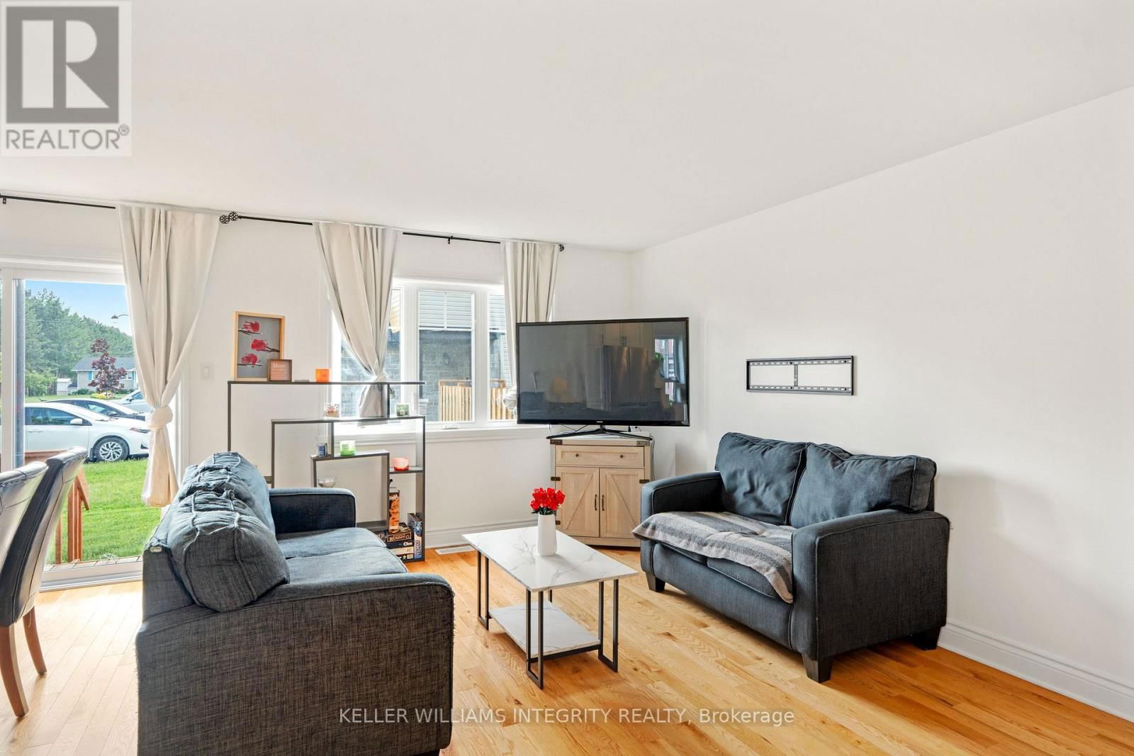 166 DION AVENUE Image 12