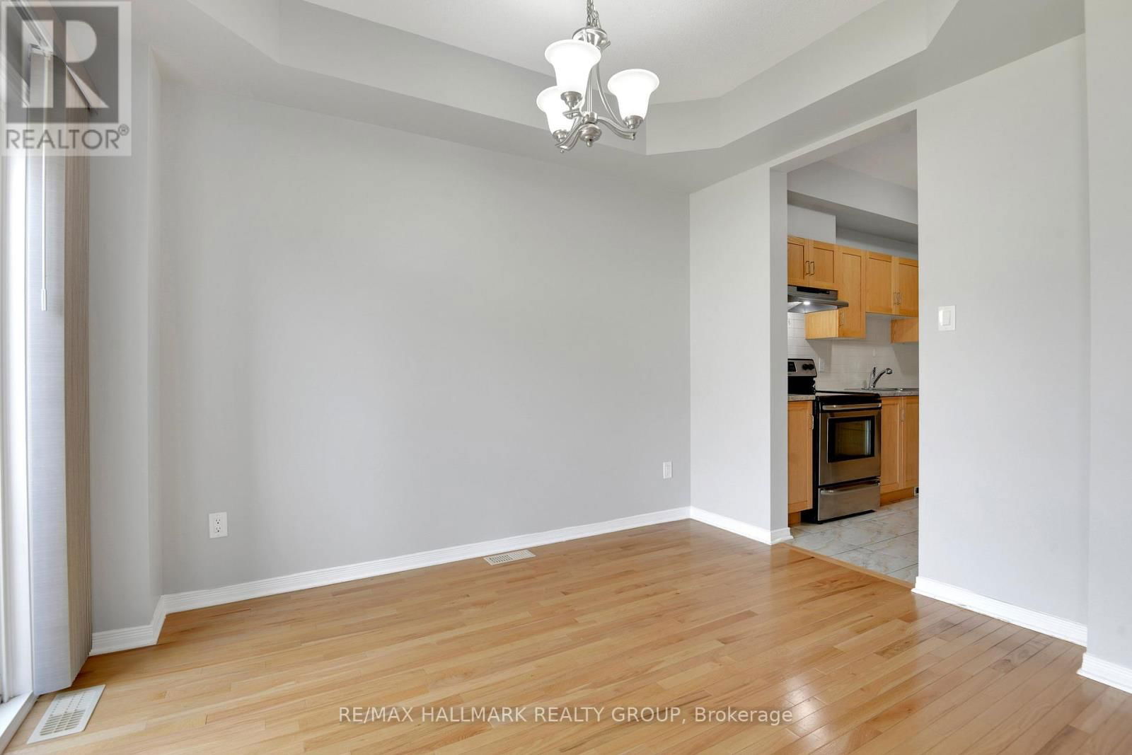396 VIA VERONA AVENUE Image 14