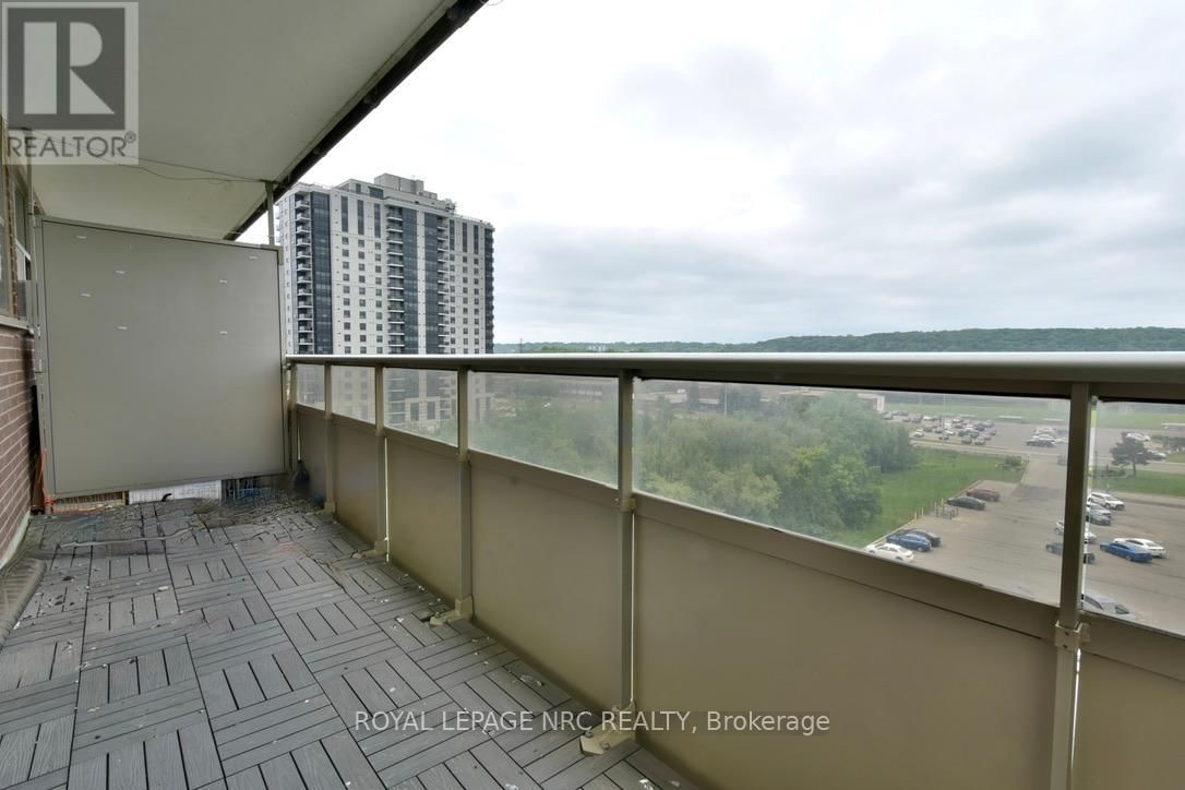 810 - 215 GLENRIDGE AVENUE Image 23