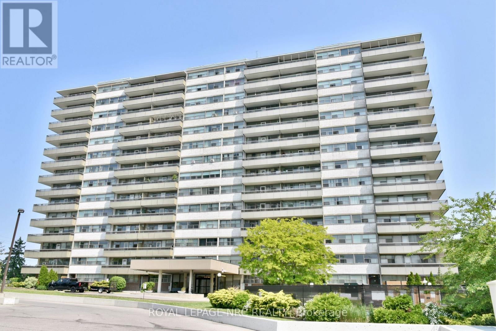 810 - 215 GLENRIDGE AVENUE Image 37