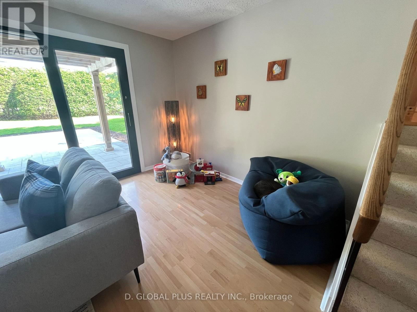 51 CHIMO DRIVE Image 21