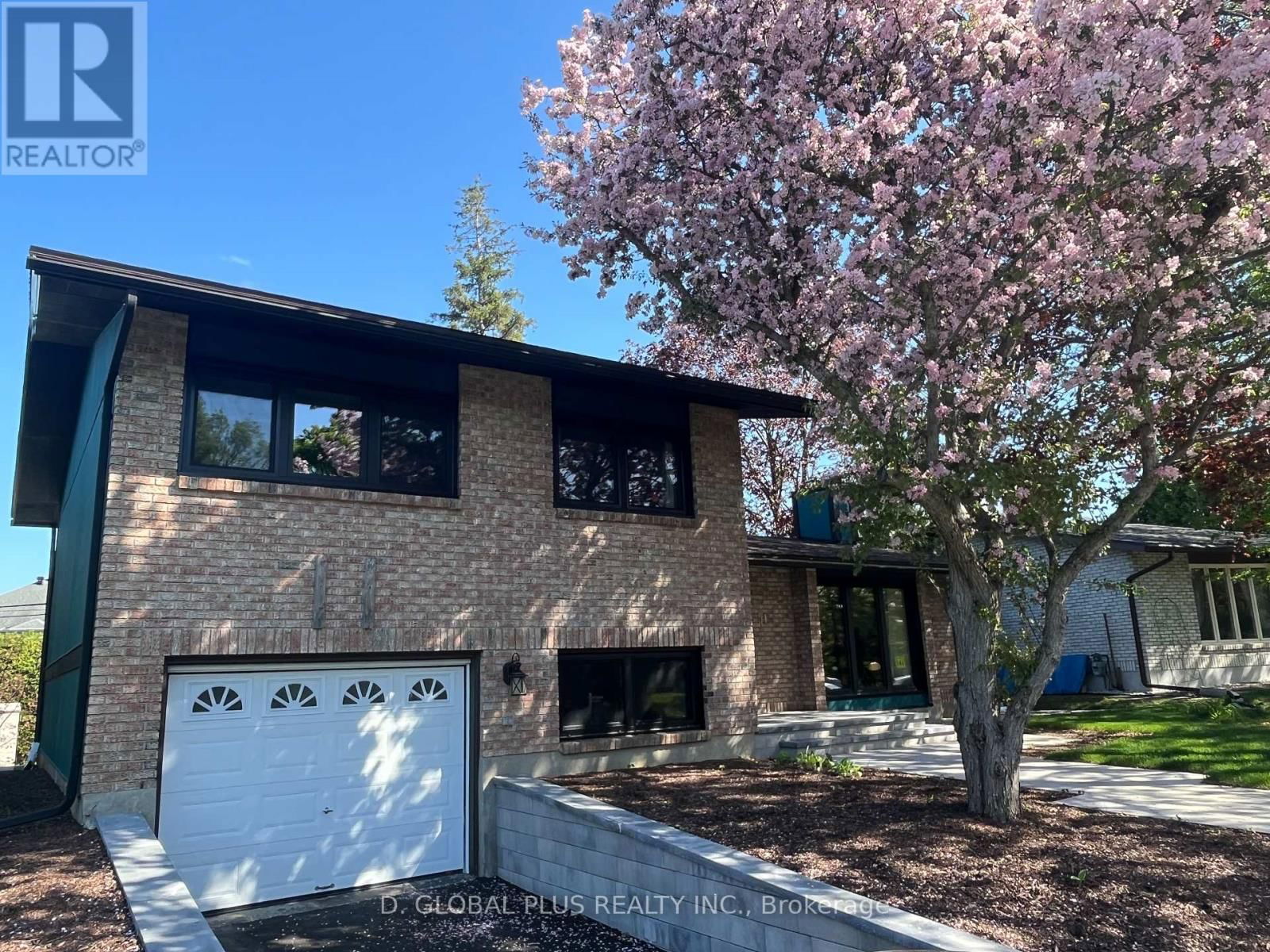 51 CHIMO DRIVE Image 3