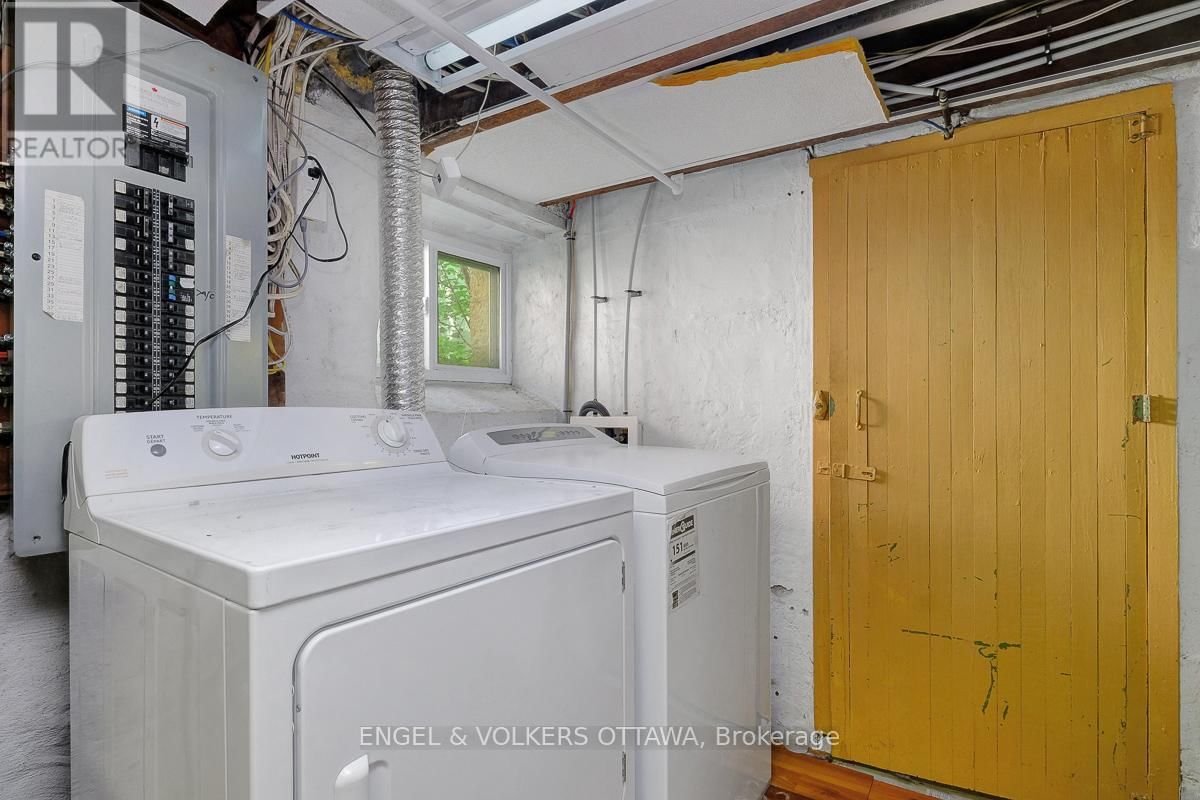 461 GOLDEN AVENUE Image 36