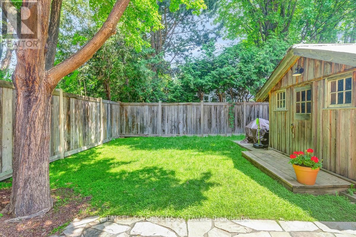 461 GOLDEN AVENUE Image 39