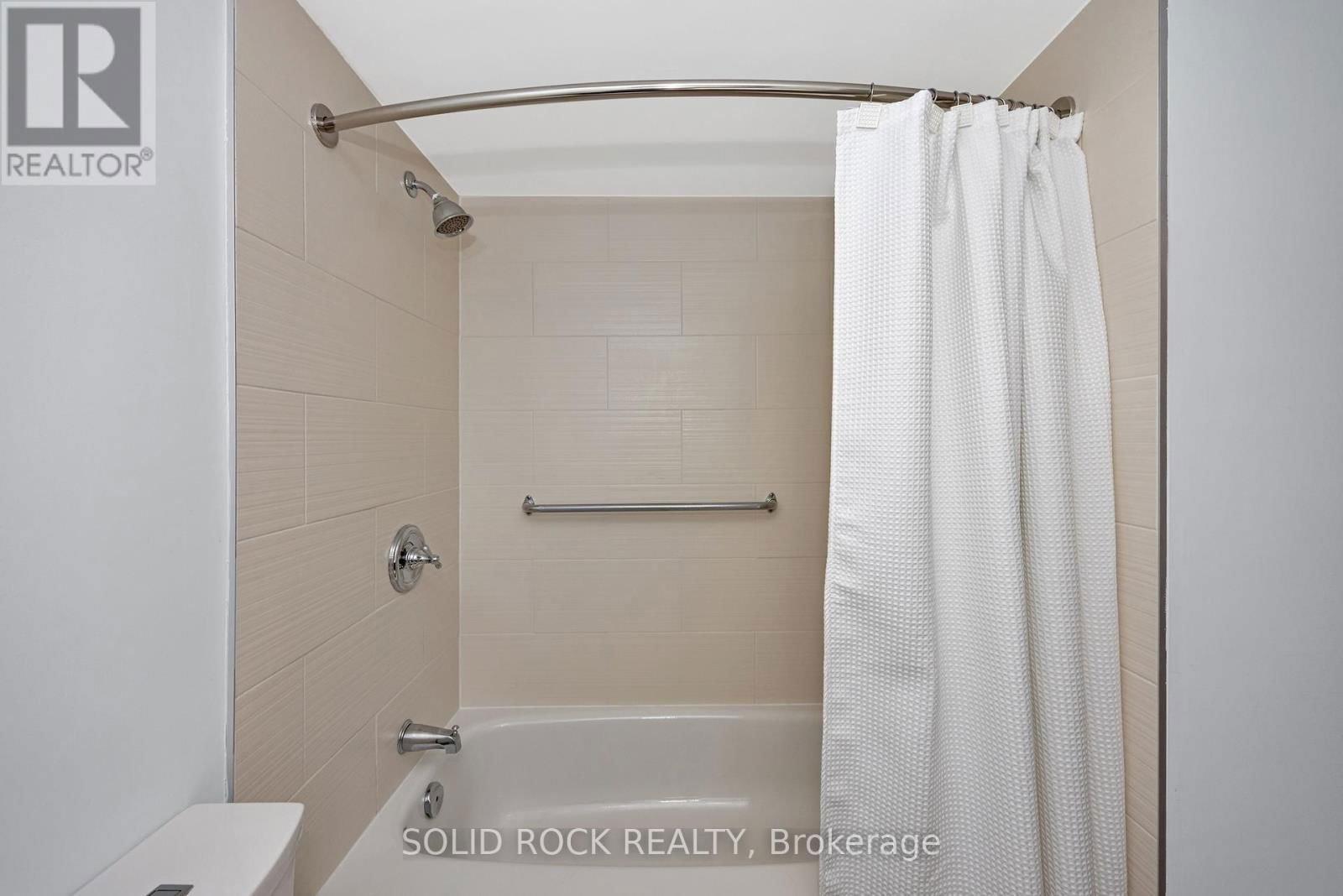 302 - 939 NORTH RIVER ROAD Image 18