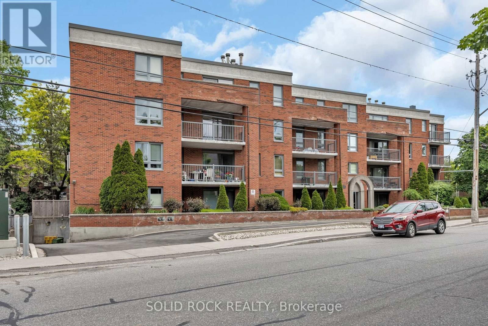 302 - 939 NORTH RIVER ROAD Image 2