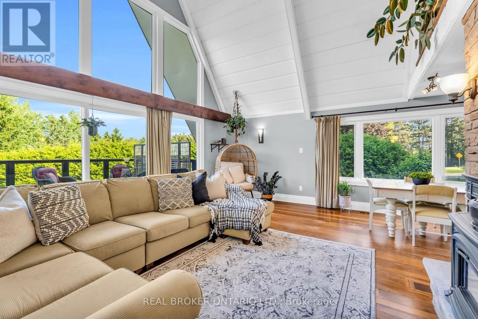 7 VICTORIA HEIGHTS Image 9