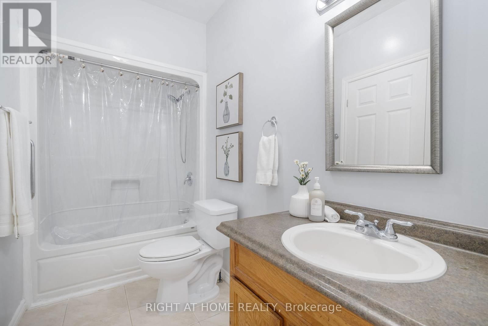 374 MARGARET STREET Image 16