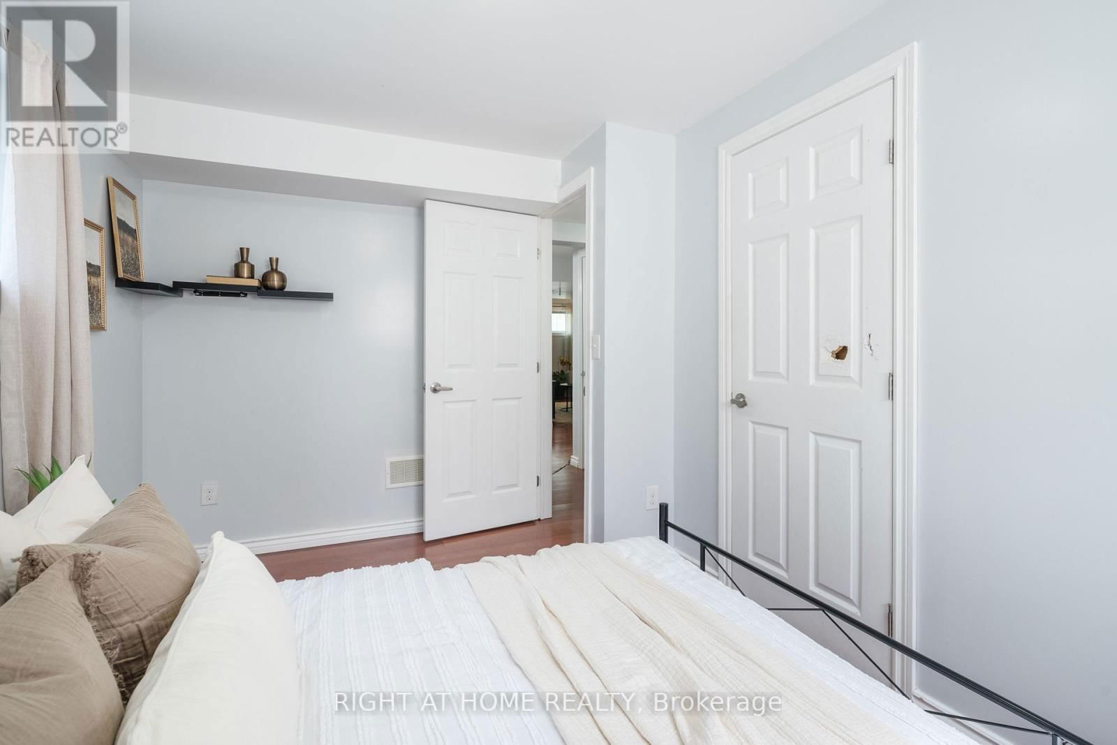 374 MARGARET STREET Image 21