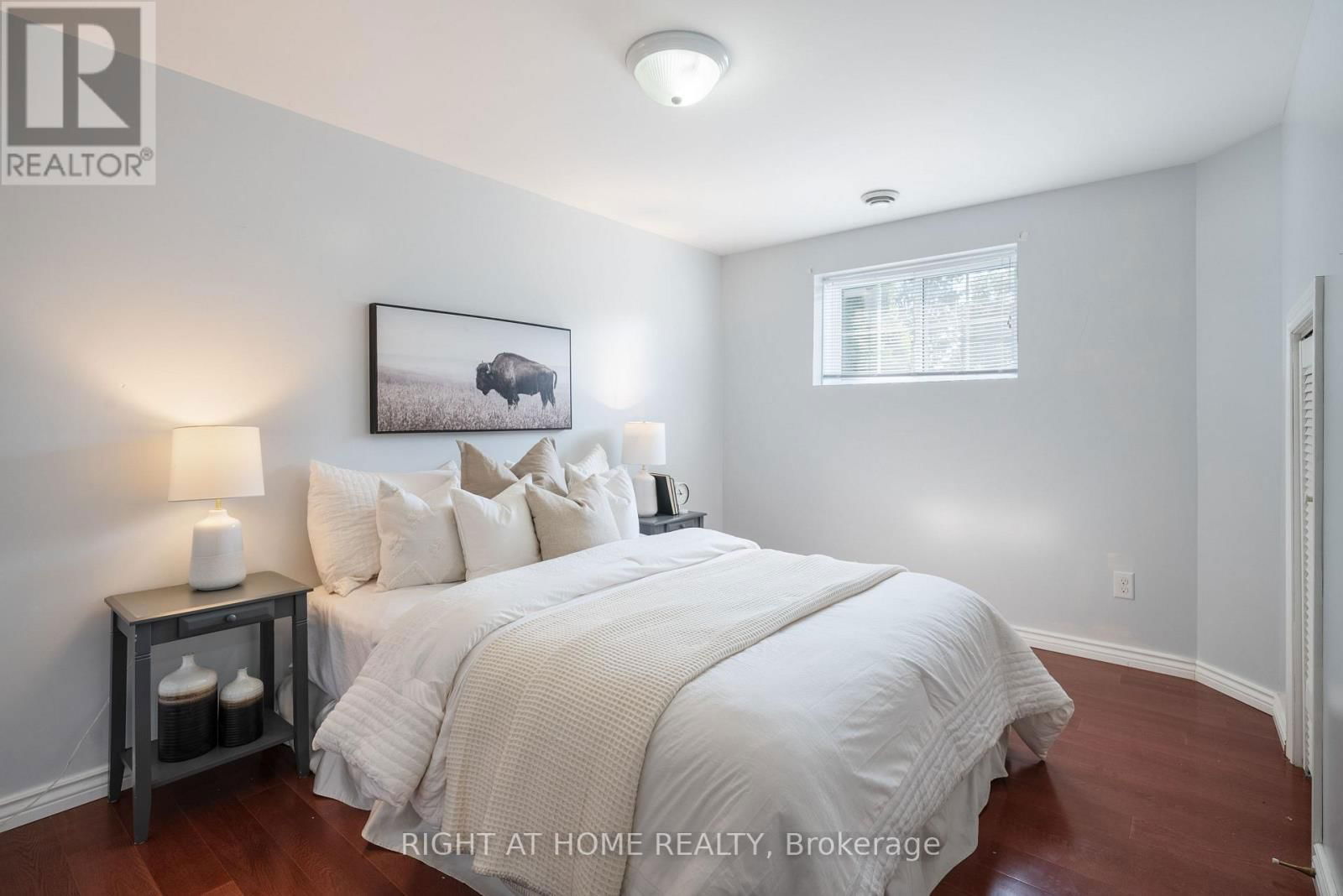 374 MARGARET STREET Image 24