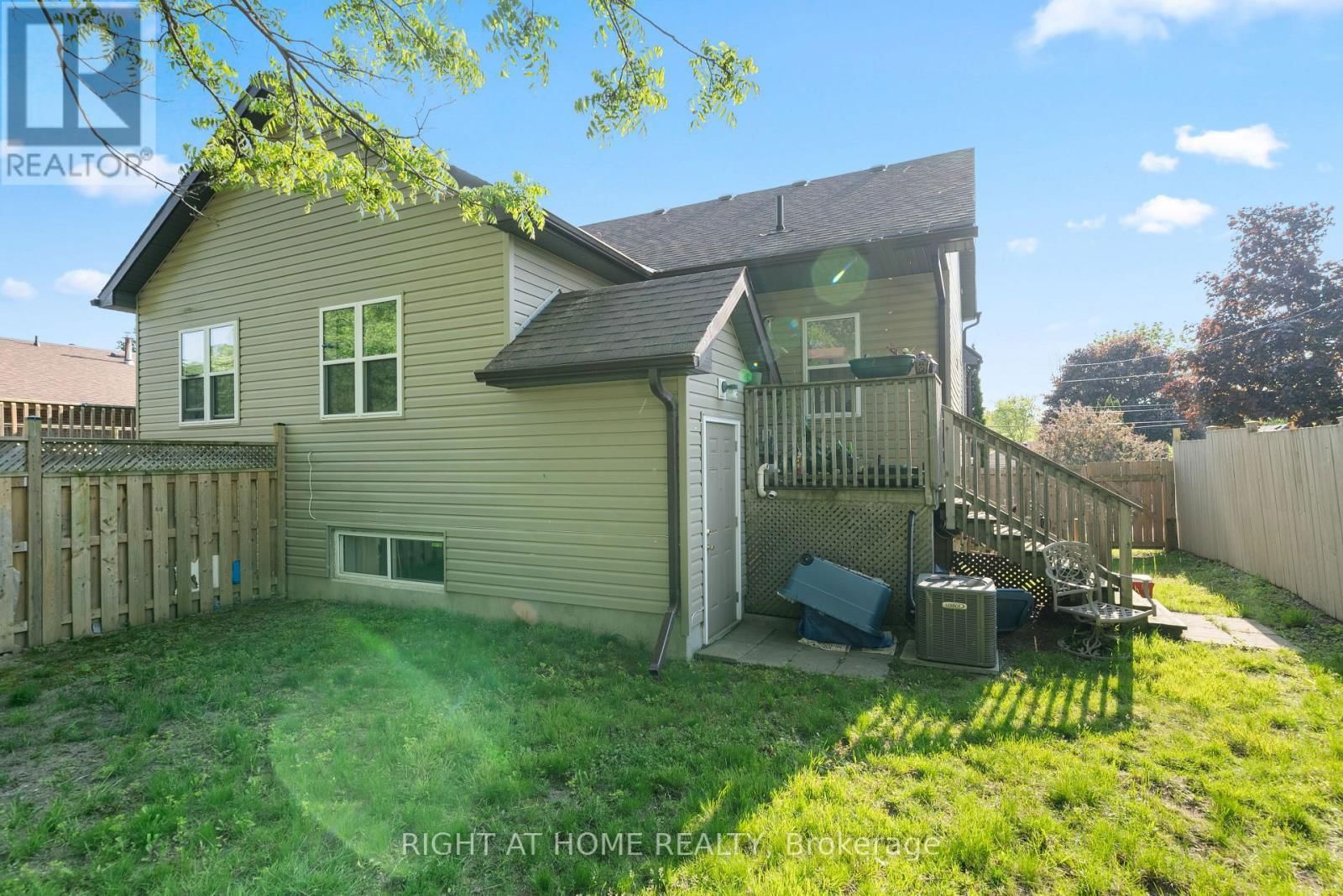374 MARGARET STREET Image 27