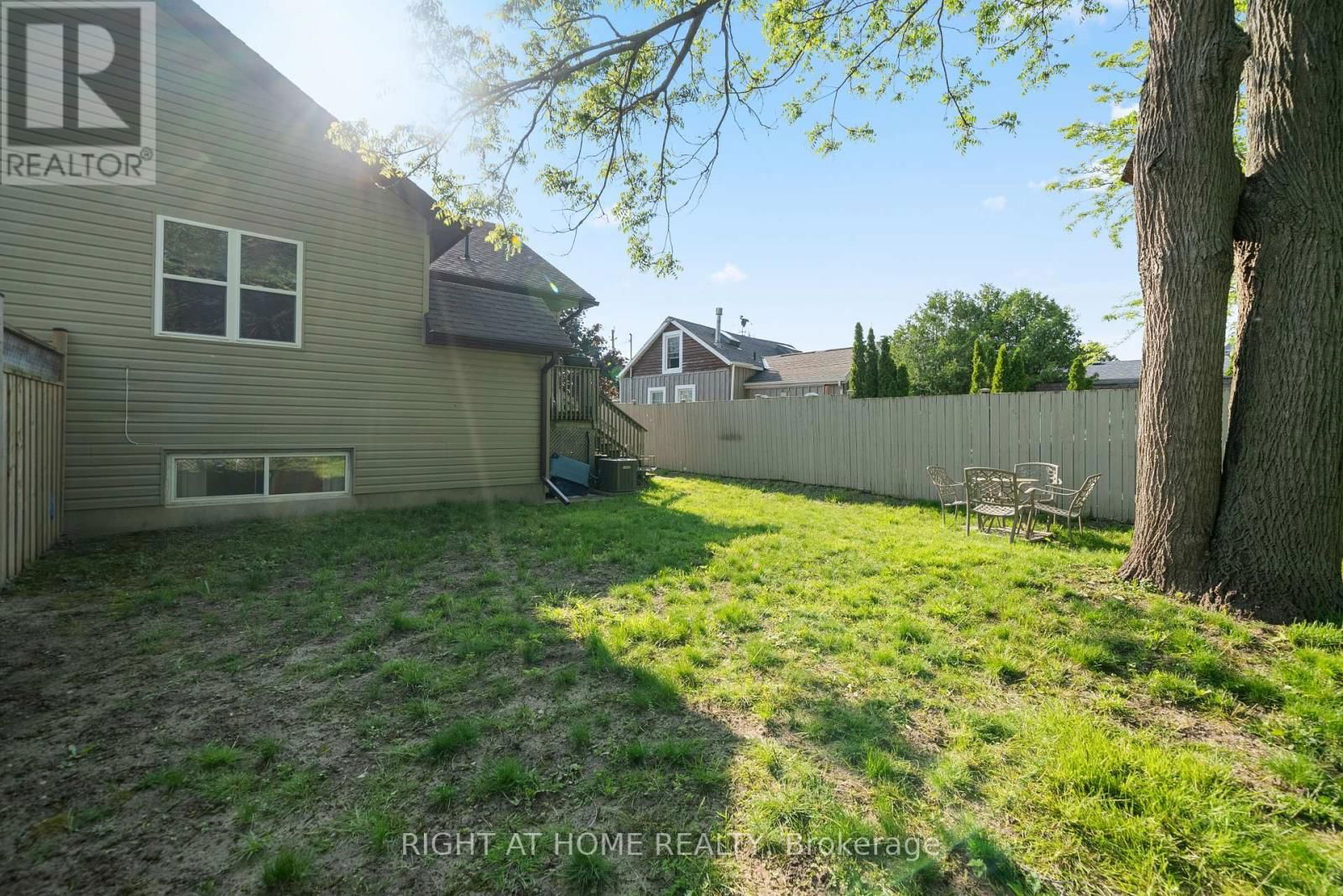 374 MARGARET STREET Image 28