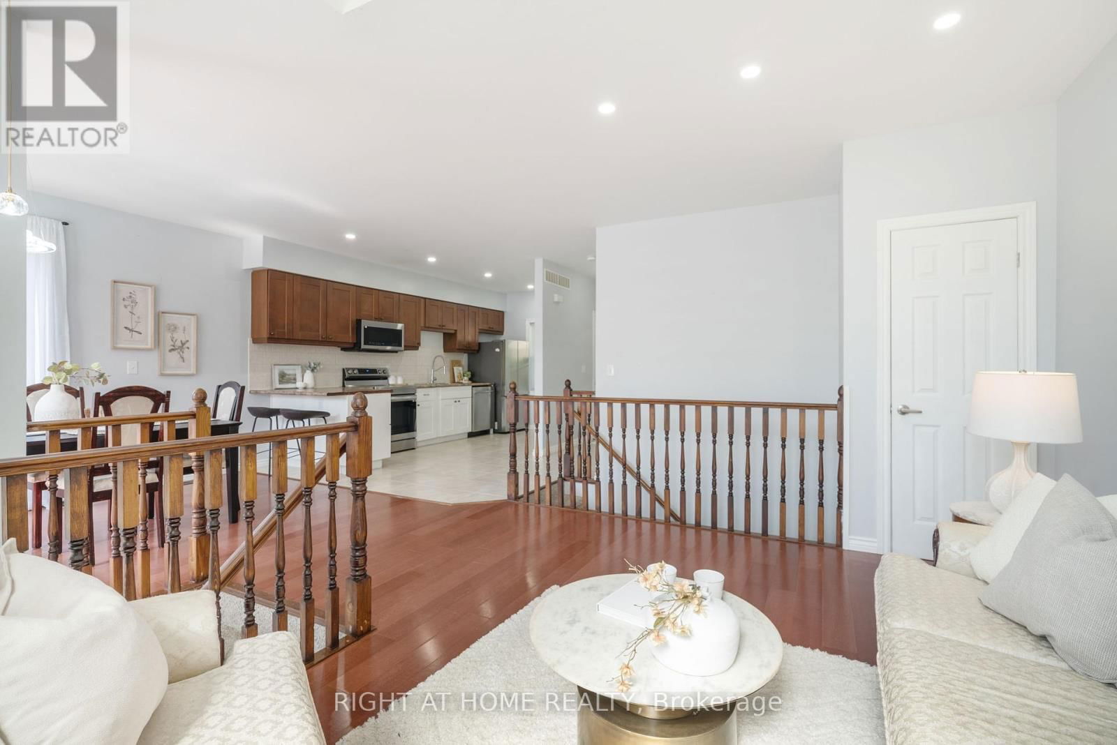 374 MARGARET STREET Image 6