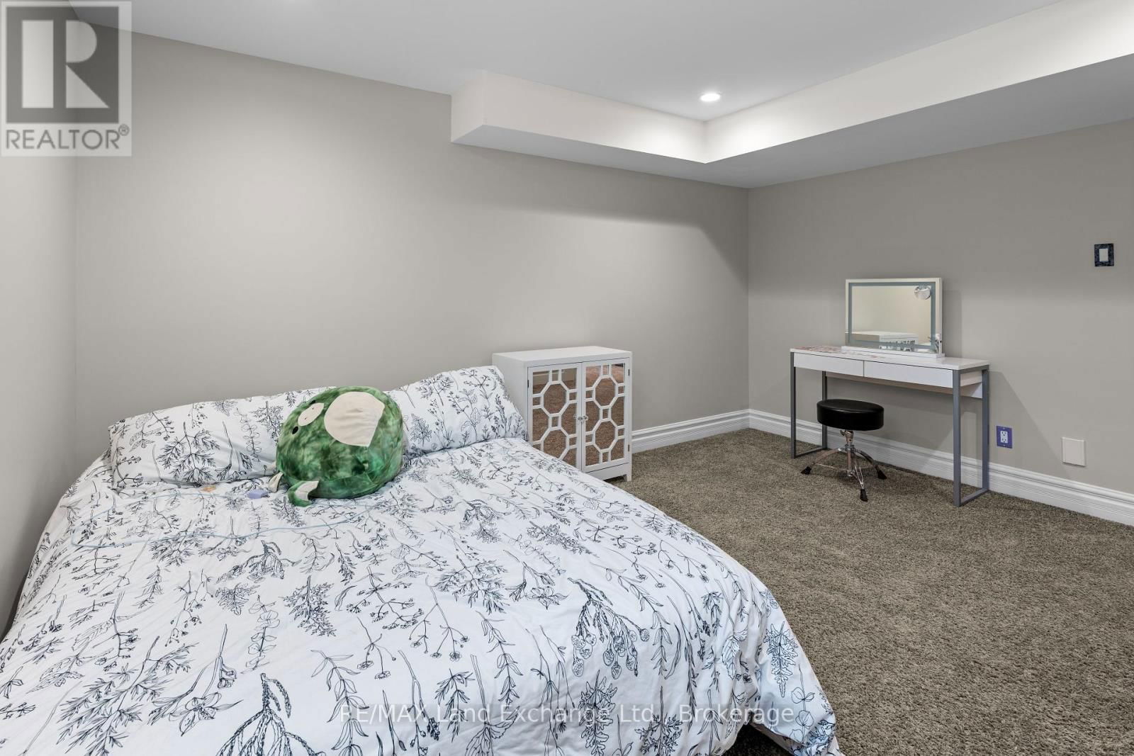 200 TRILLIUM DRIVE Image 31