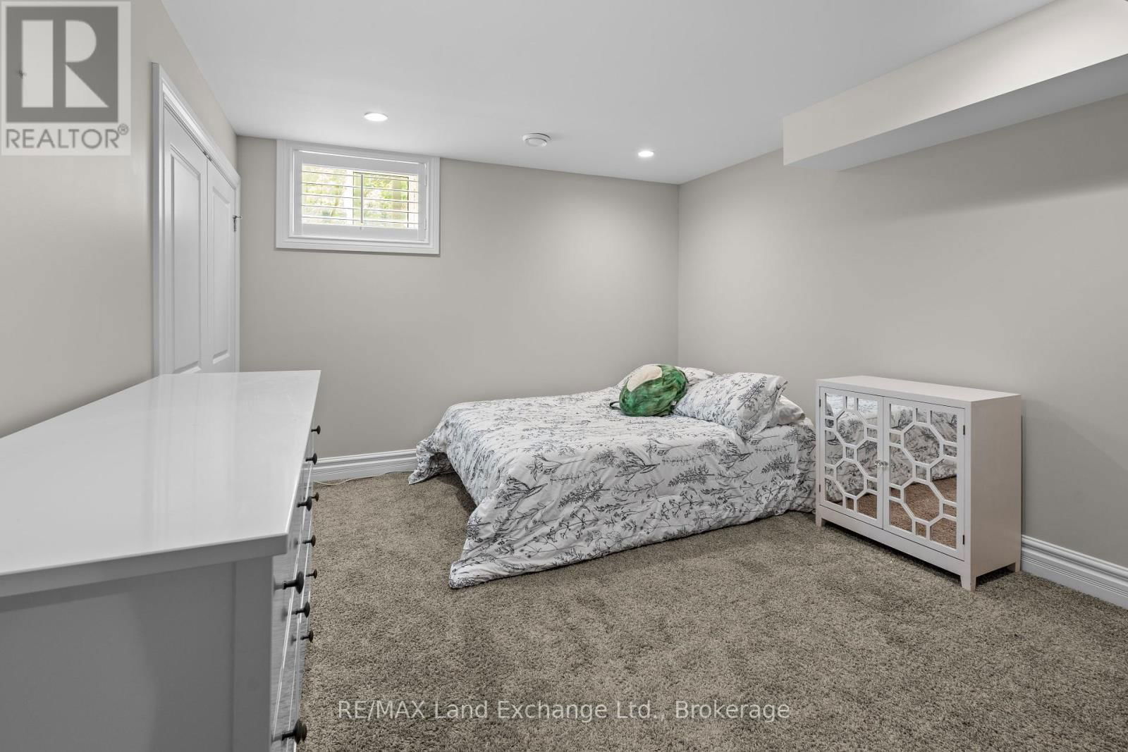 200 TRILLIUM DRIVE Image 32