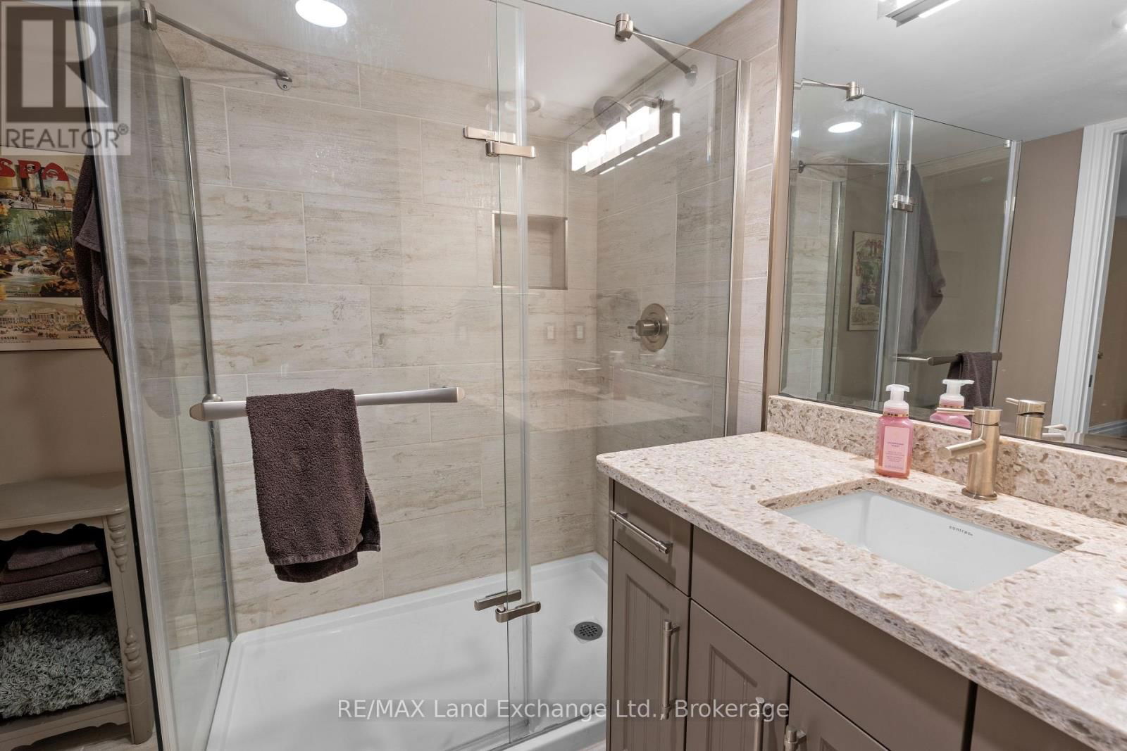 200 TRILLIUM DRIVE Image 33