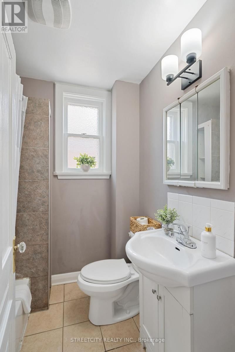239 HIGHBURY AVENUE Image 20
