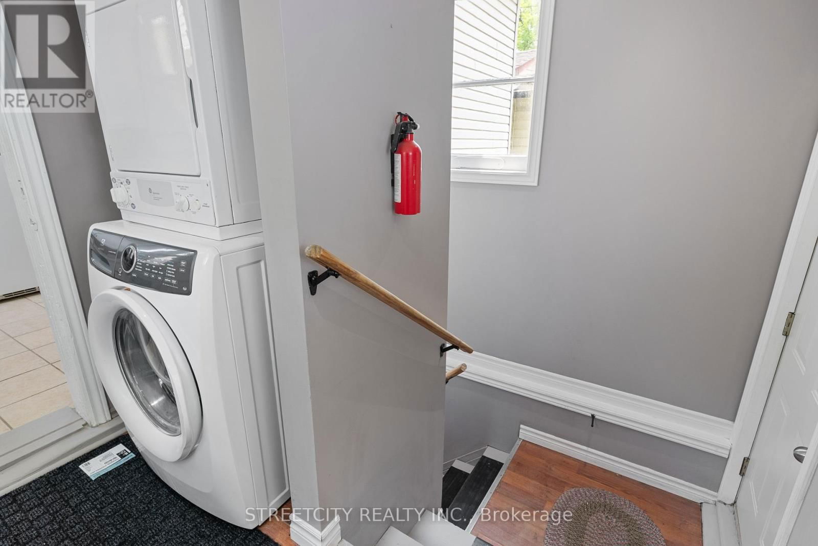 239 HIGHBURY AVENUE Image 21