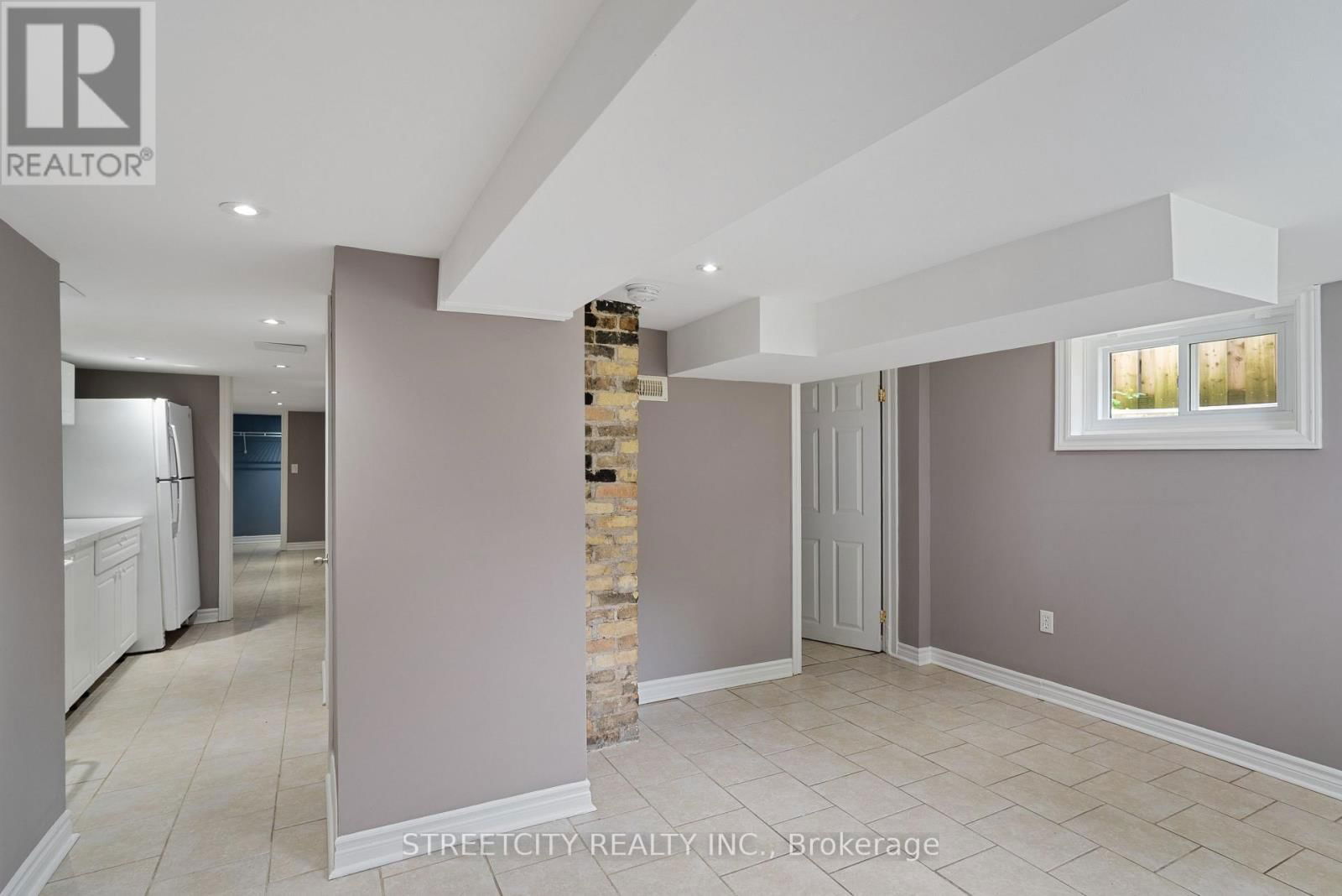 239 HIGHBURY AVENUE Image 23