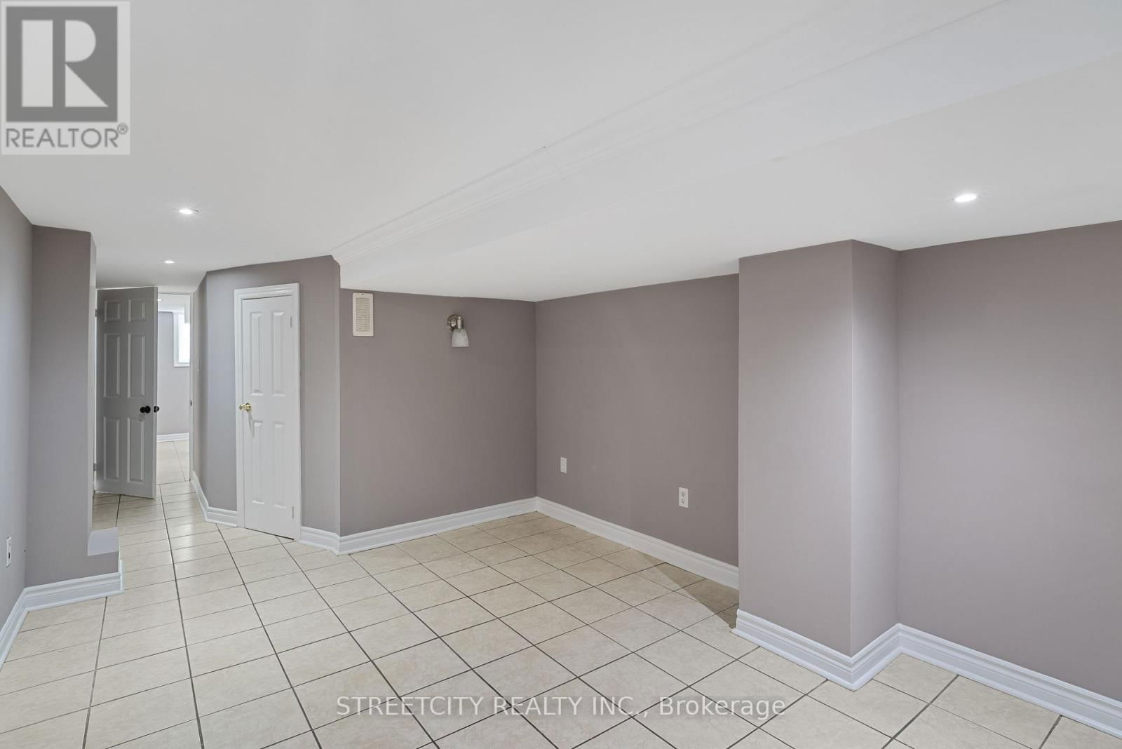 239 HIGHBURY AVENUE Image 29