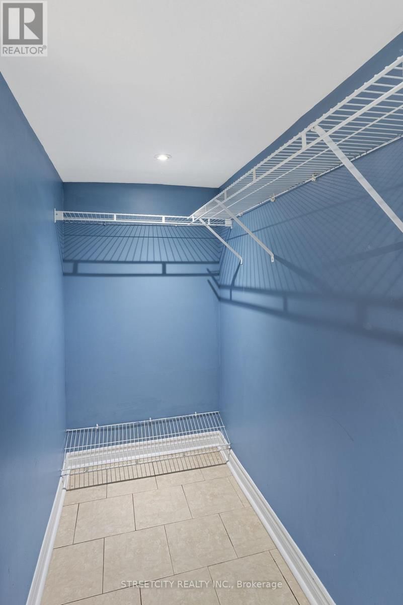 239 HIGHBURY AVENUE Image 33