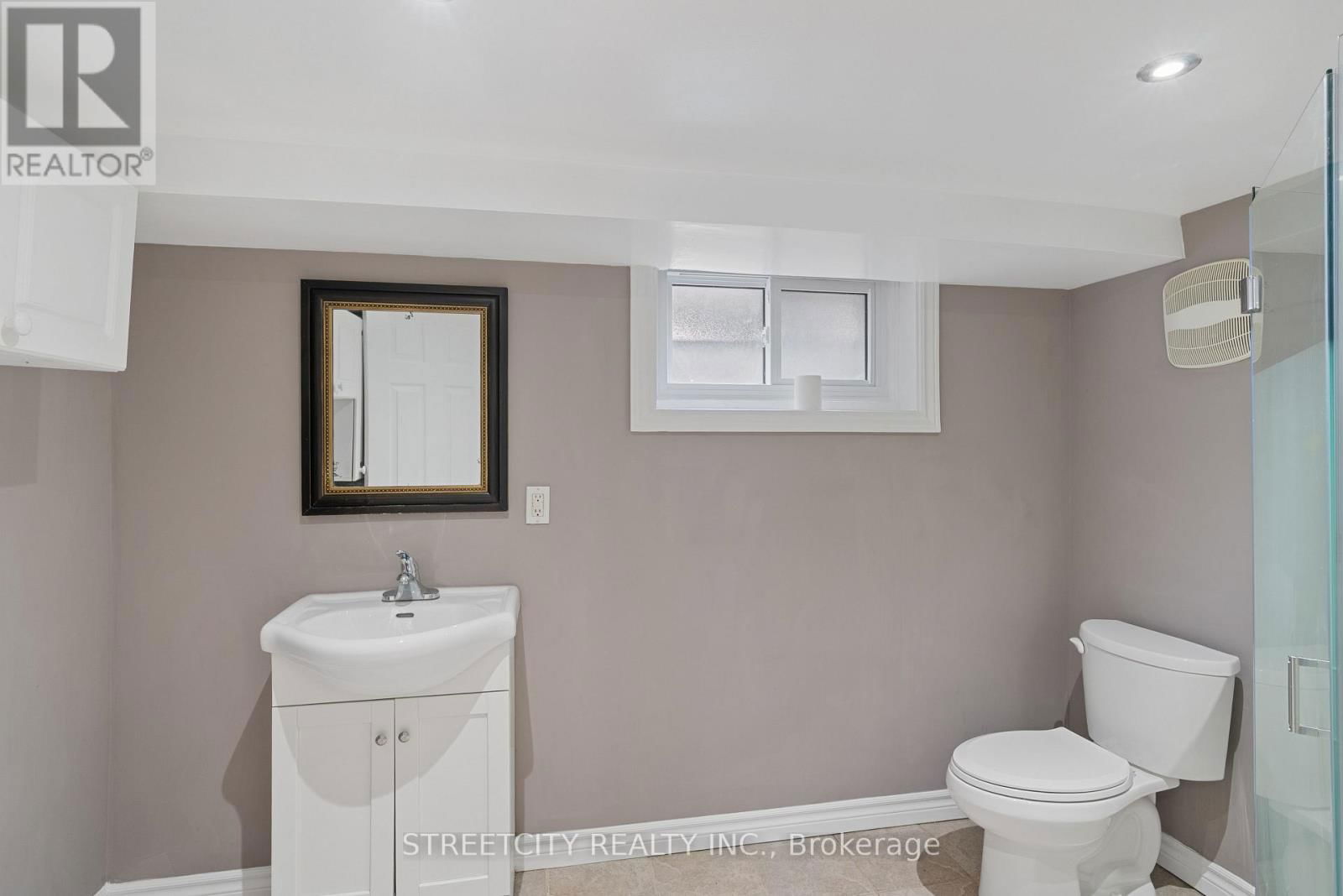 239 HIGHBURY AVENUE Image 35