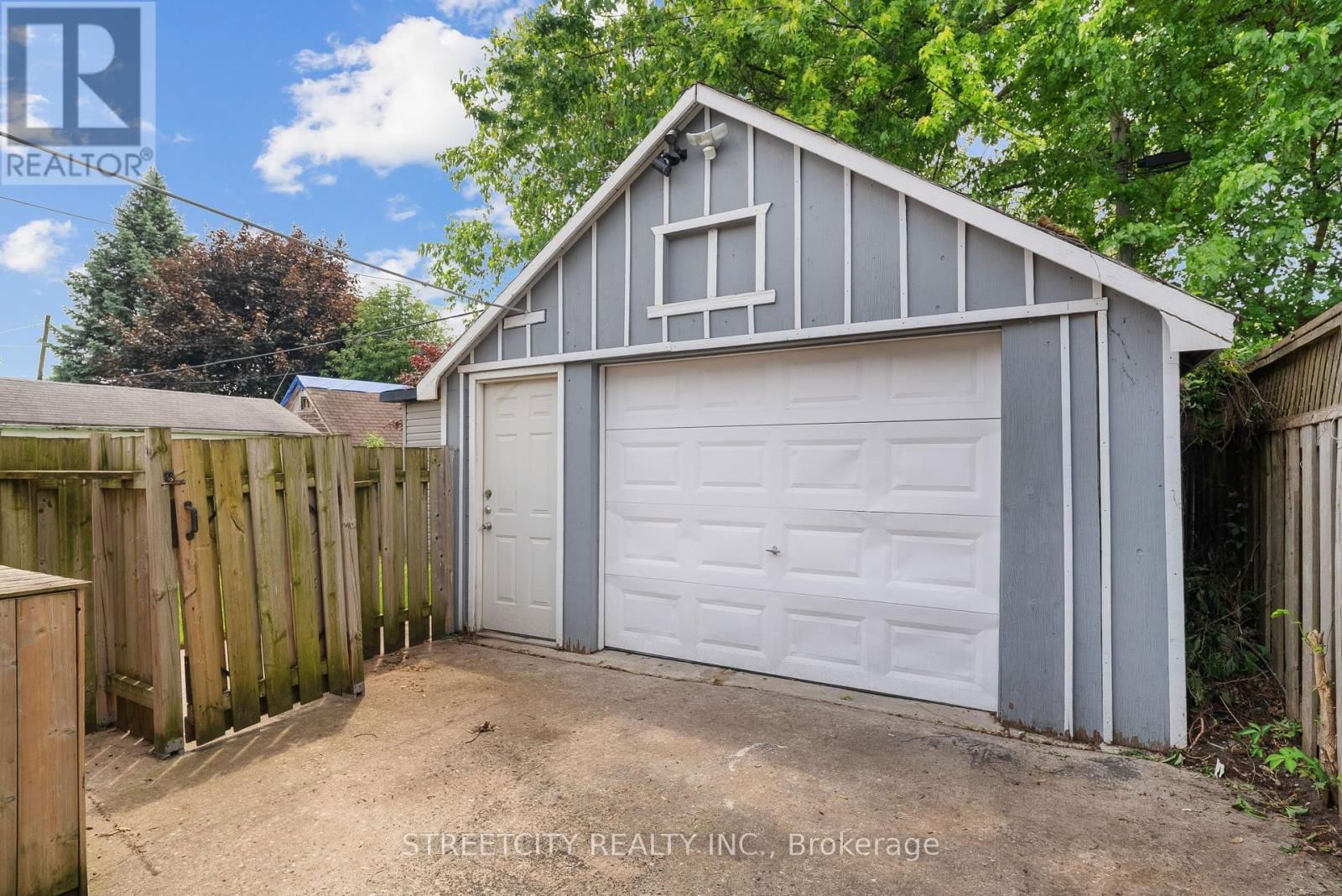 239 HIGHBURY AVENUE Image 38