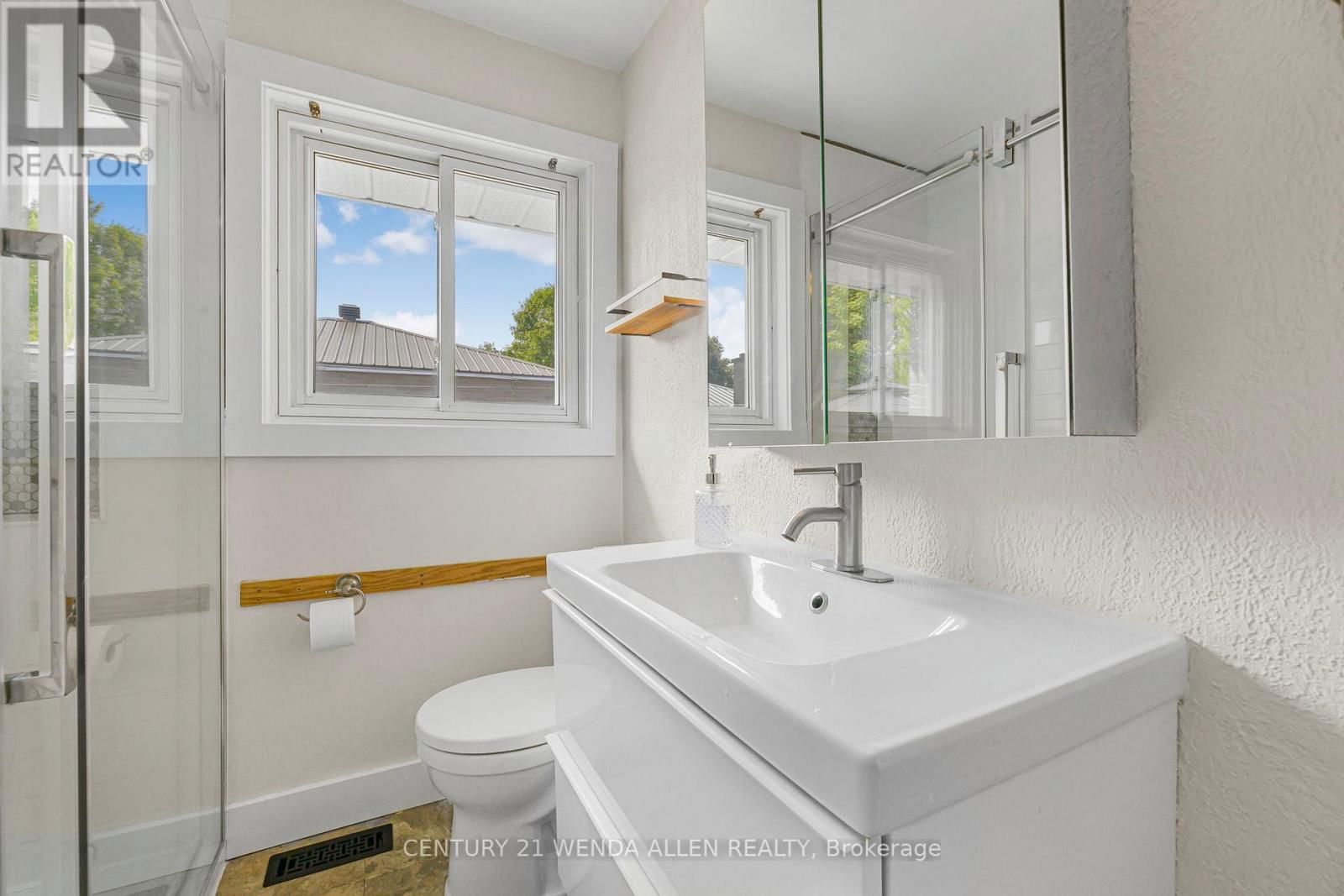 1015 ORIOLE DRIVE Image 16
