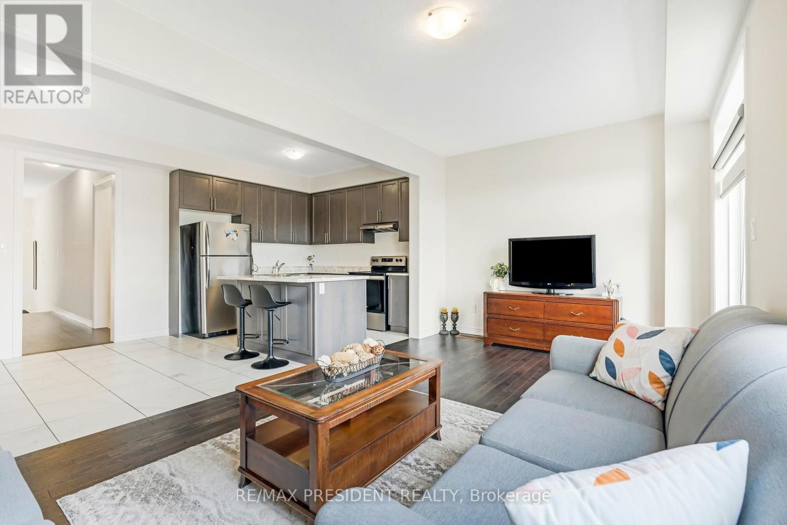 38 - 166 DEERPATH DRIVE Image 11