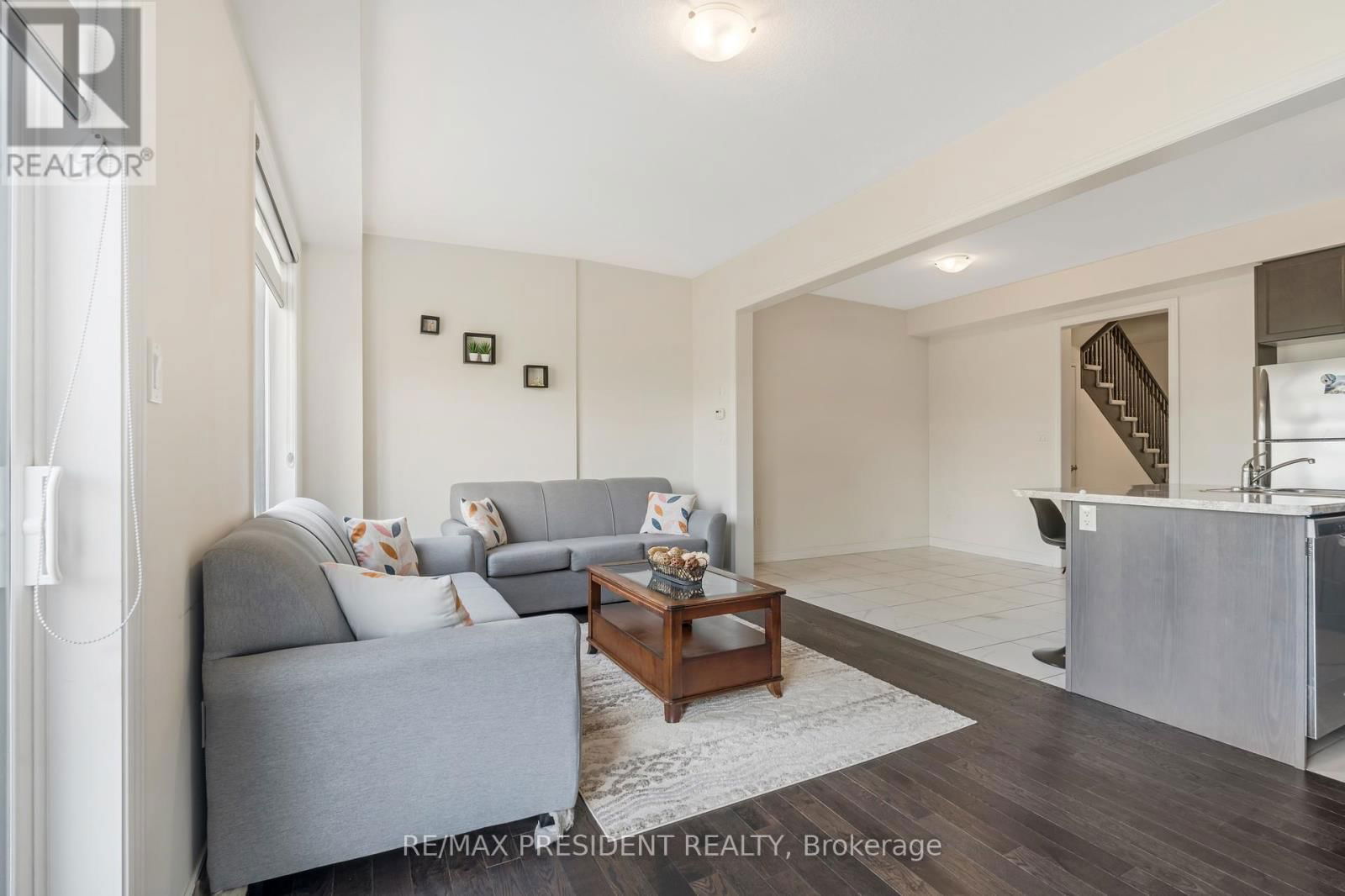 38 - 166 DEERPATH DRIVE Image 12