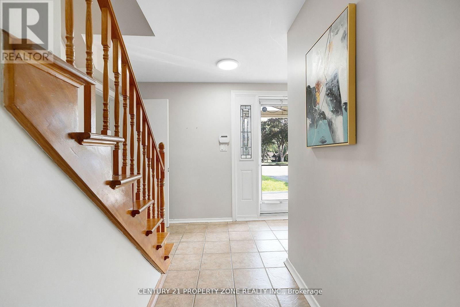 22 COLONIAL COURT Image 10